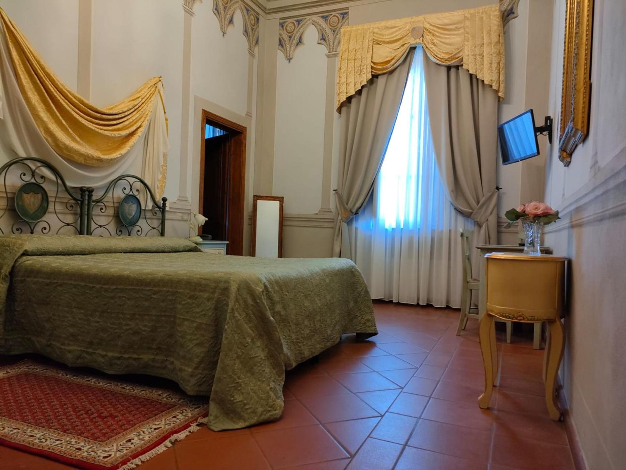 Suite - Photo 3