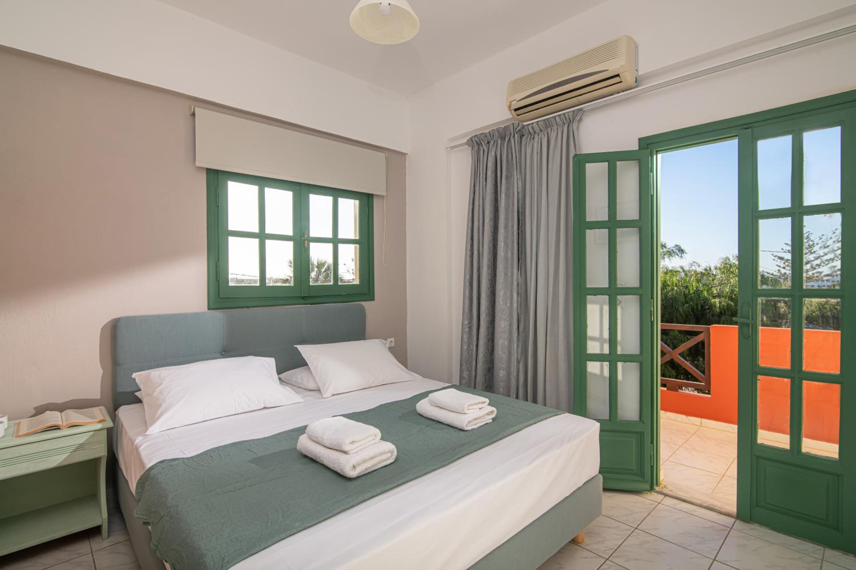 One-Bedroom Apartment with Garden or Pool View