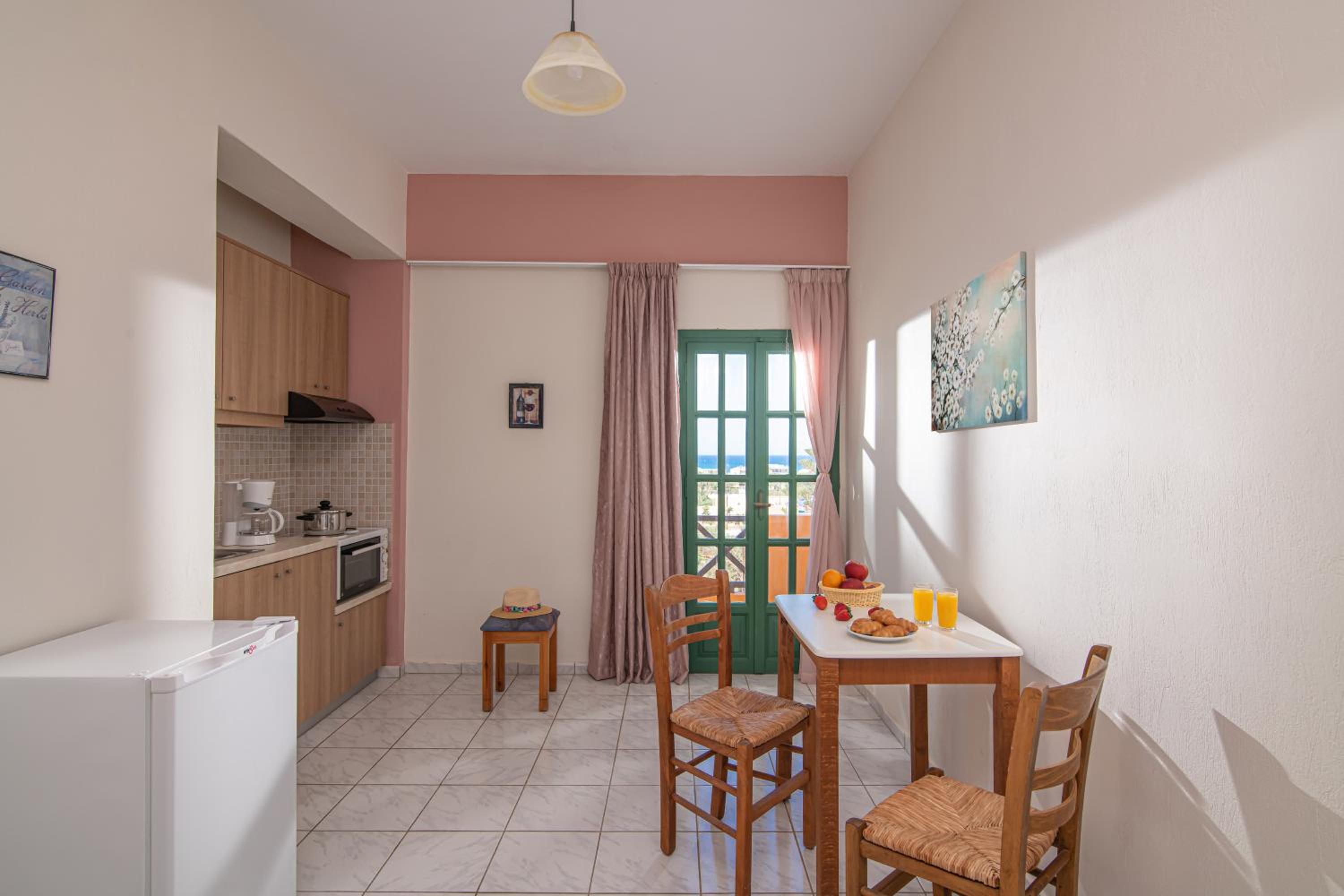 Superior One-Bedroom Apartment with Sea View photo 3