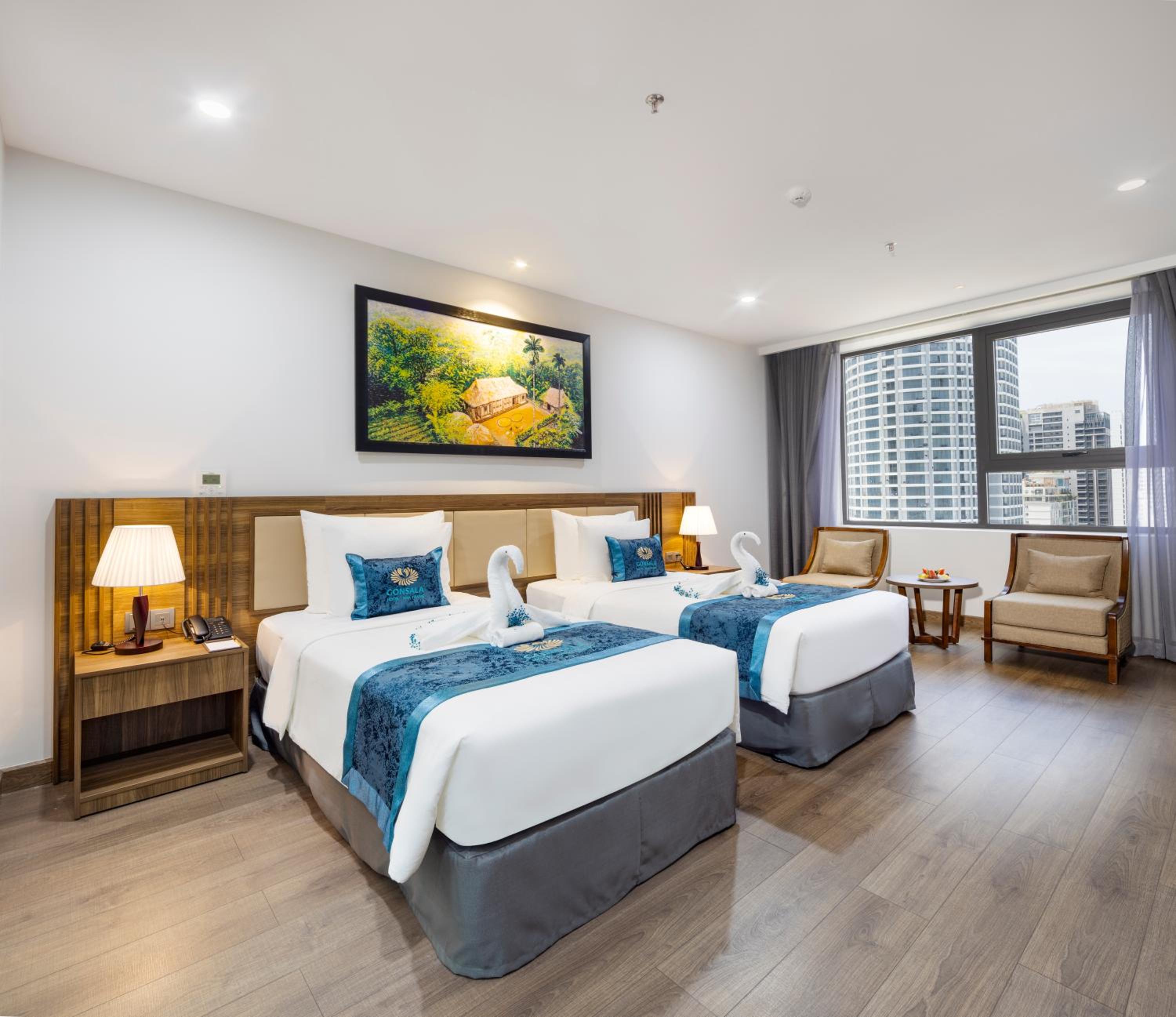 Deluxe Twin Room with City View - Photo 1