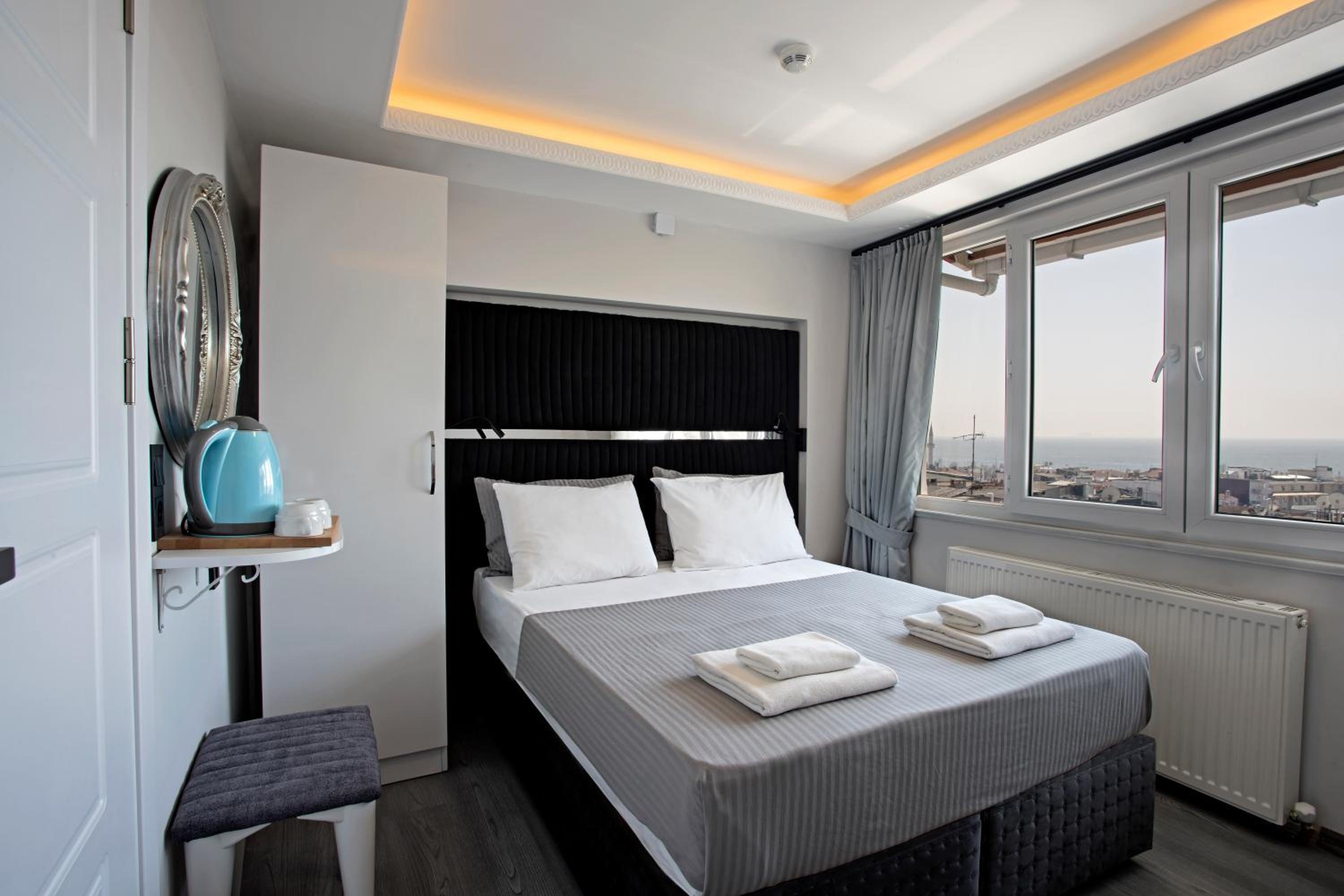 Standard Double Room photo 2