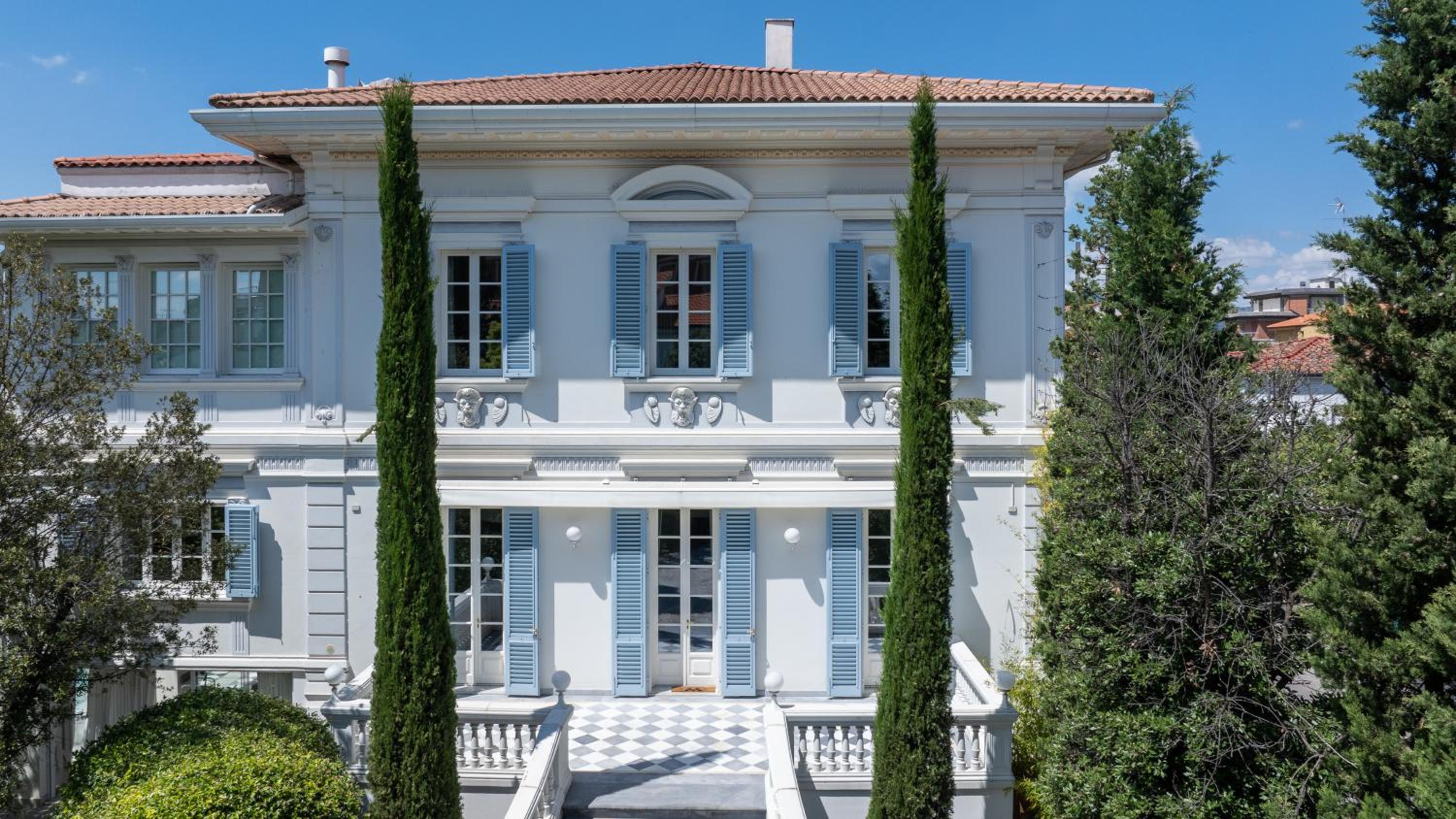 Five-Bedroom Villa photo 2
