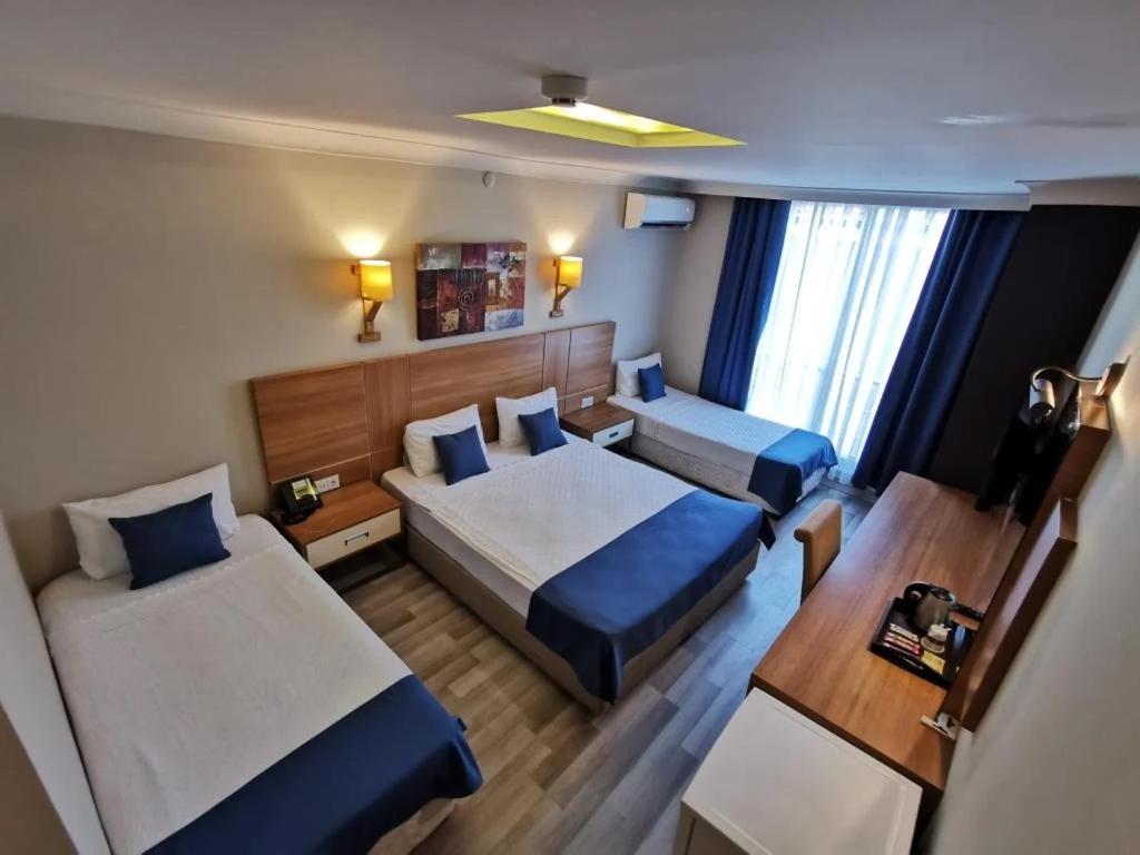 Deluxe Family Room