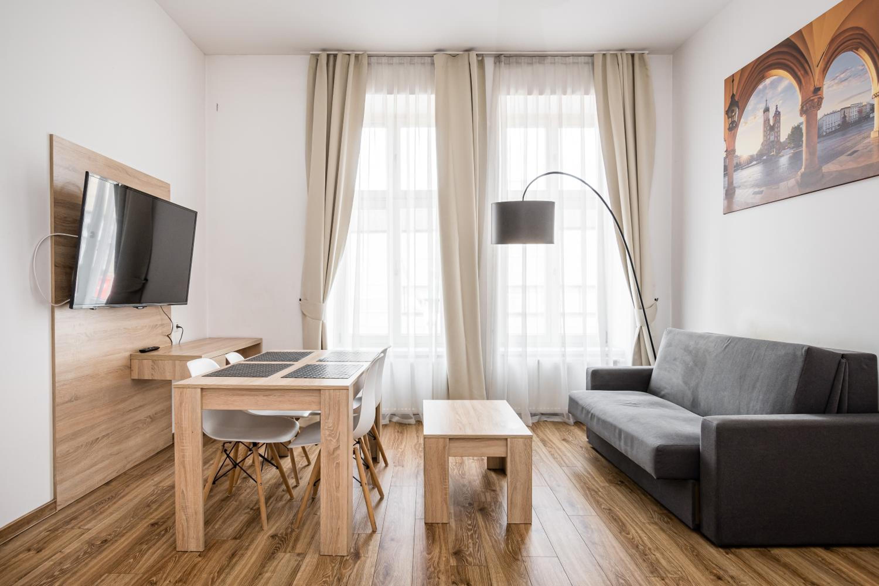 Deluxe One-Bedroom Apartment - Photo 1