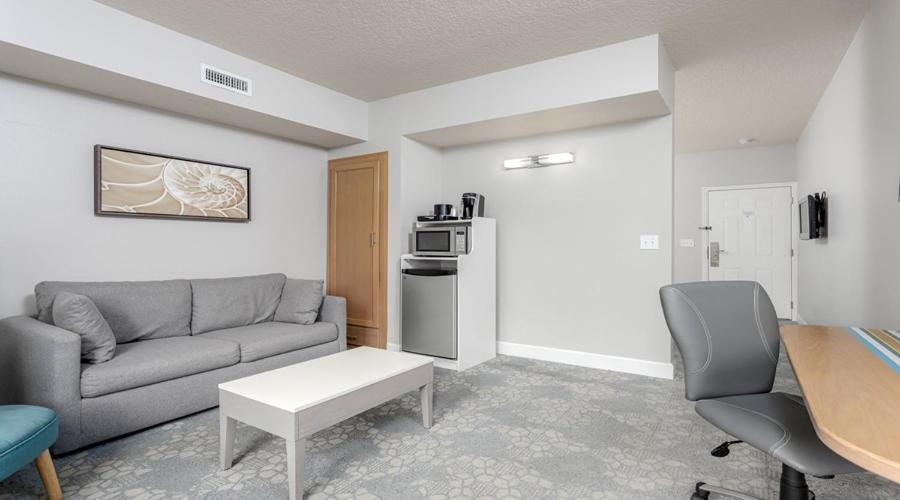 Queen Suite - Photo 4