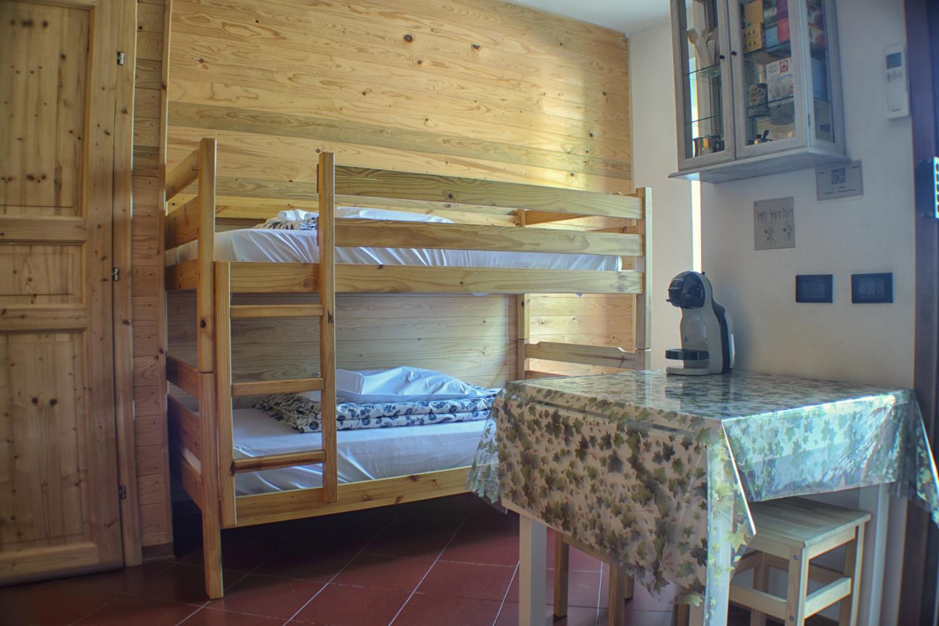Quadruple Room with Private Bathroom - Photo 1