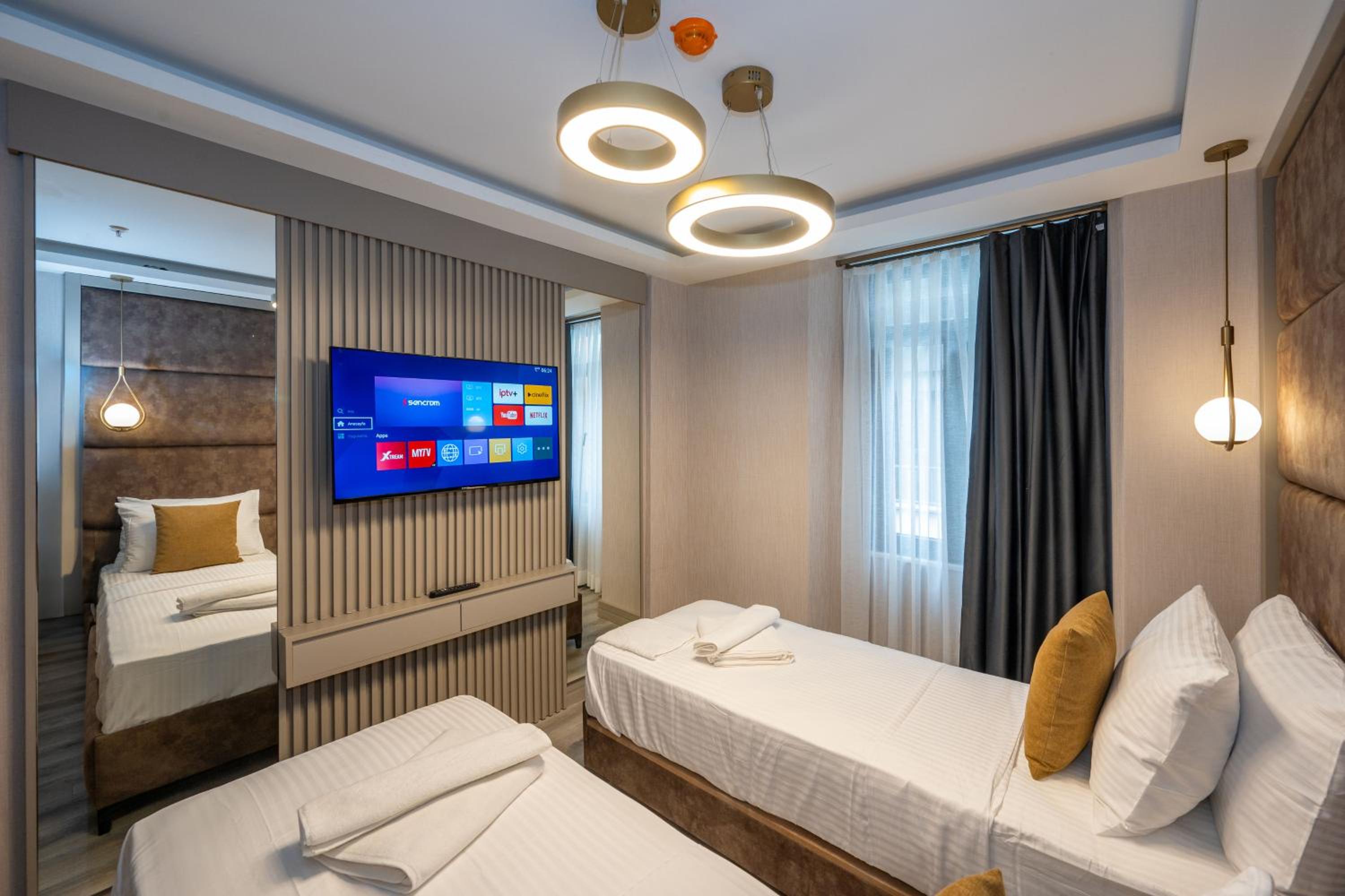 Deluxe Double or Twin Room photo 1