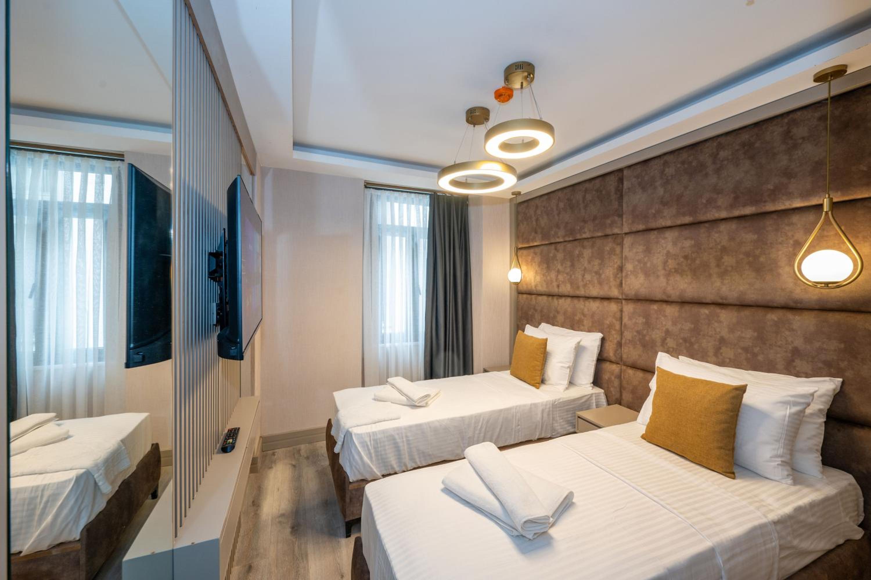 Deluxe Double or Twin Room photo 2