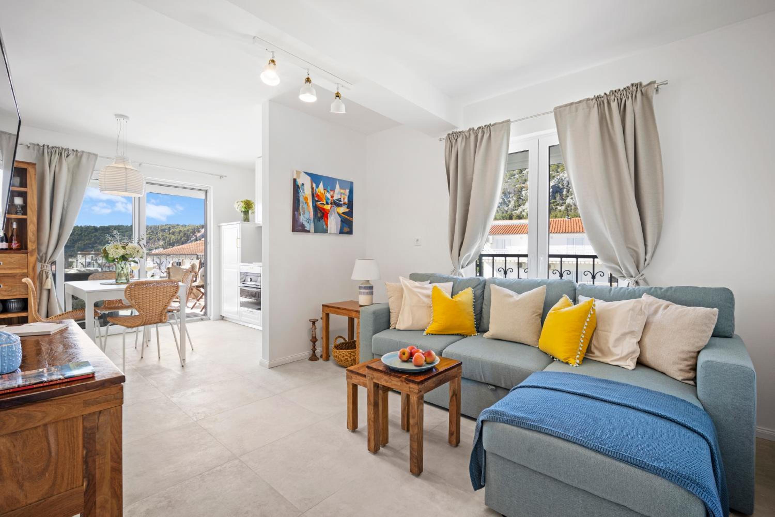 Two-Bedroom Apartment with Sea View photo 2
