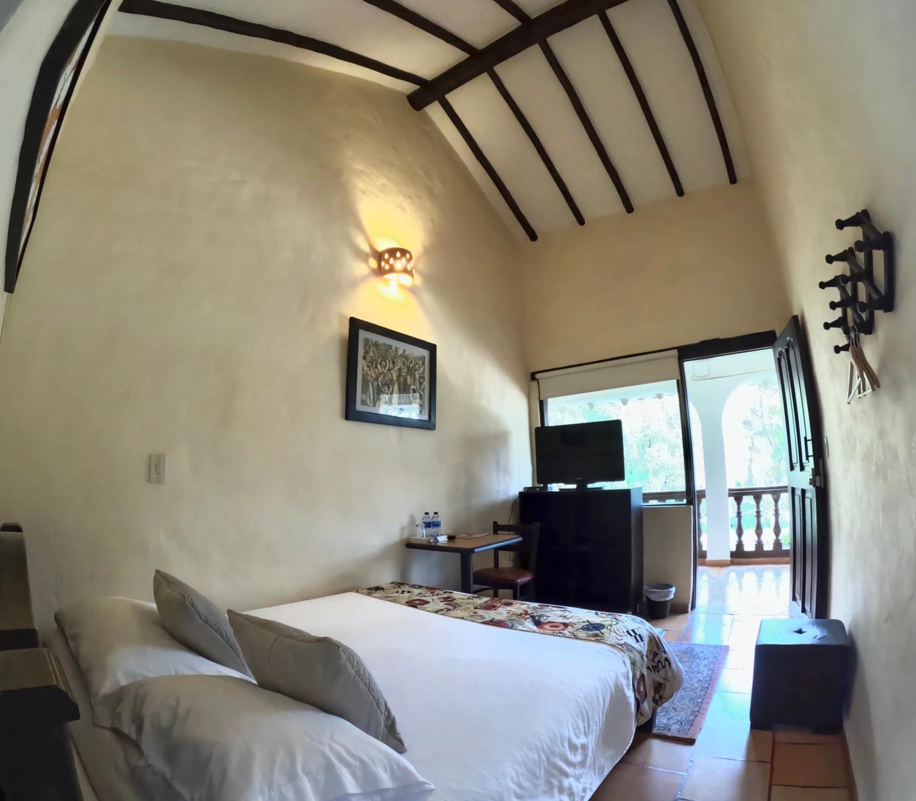 Small Single Room photo 3