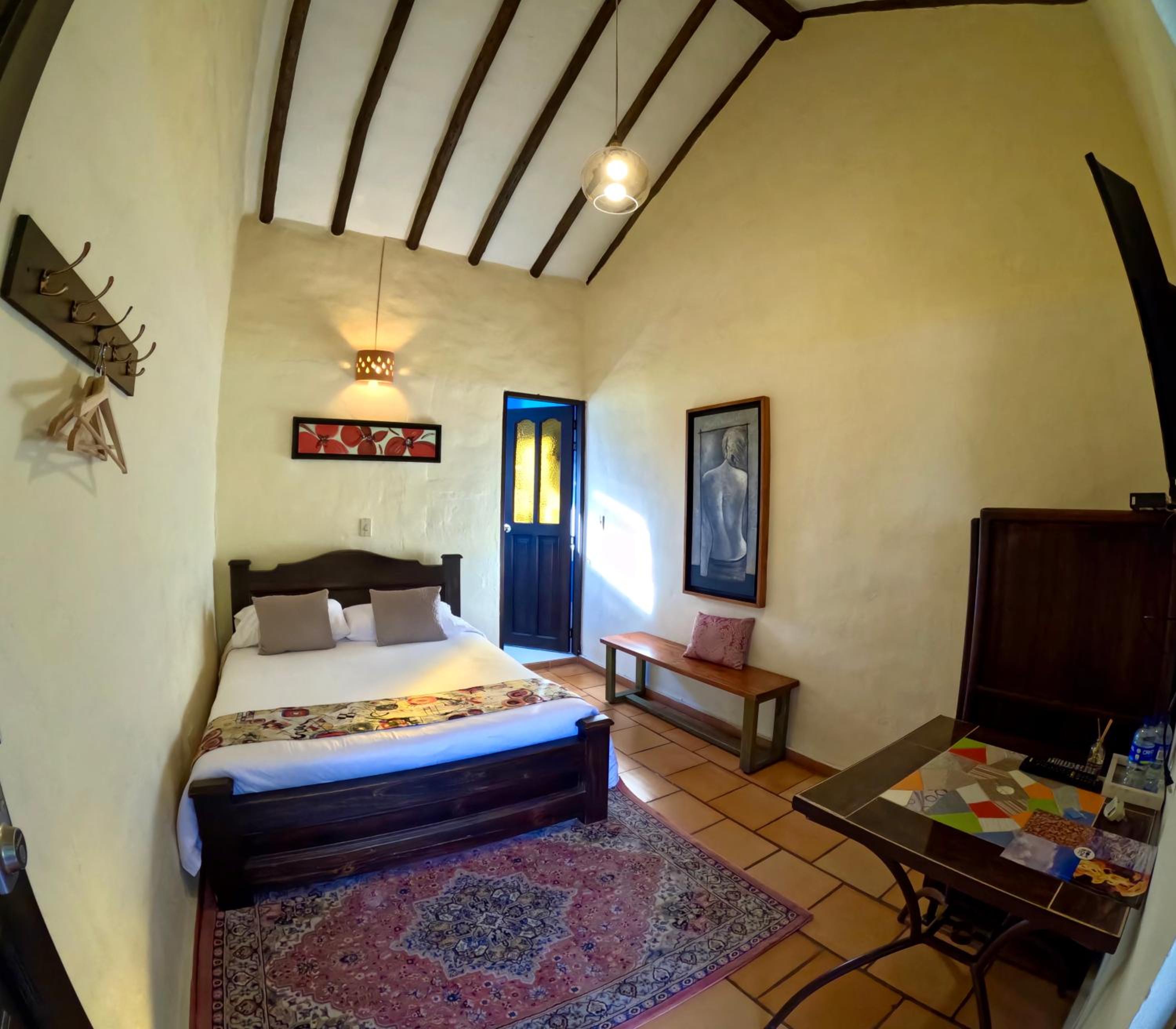 Small Single Room photo 2