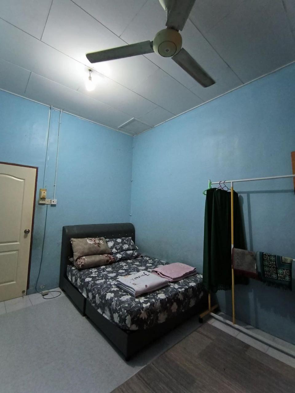 Four-Bedroom House photo 2