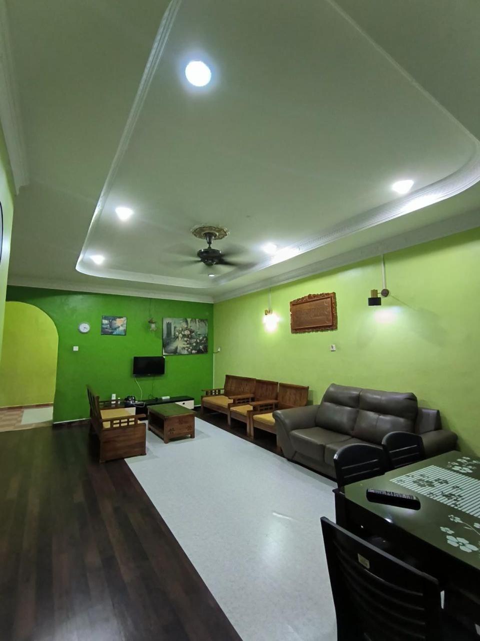 Four-Bedroom House photo 1