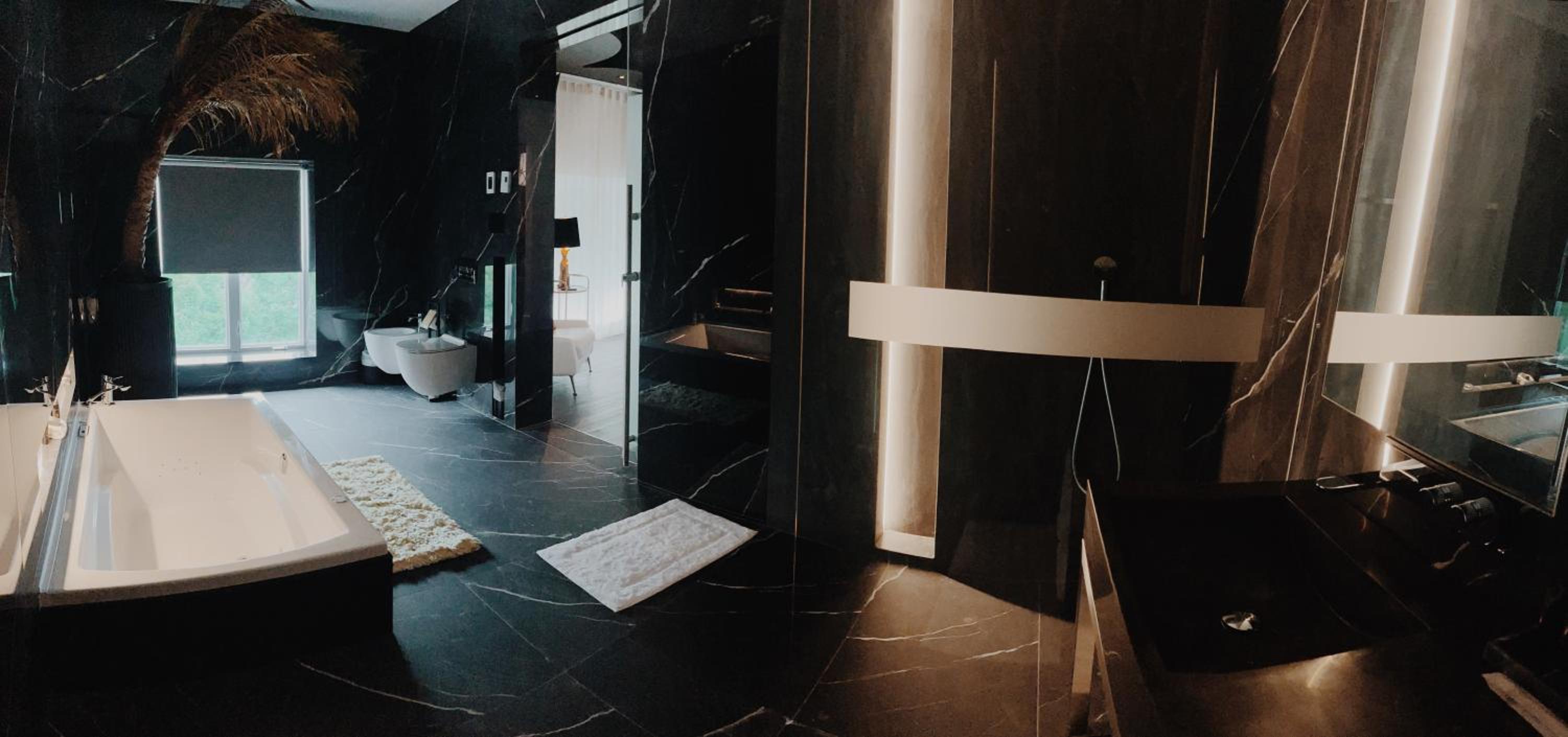 Penthouse Suite - Photo 5