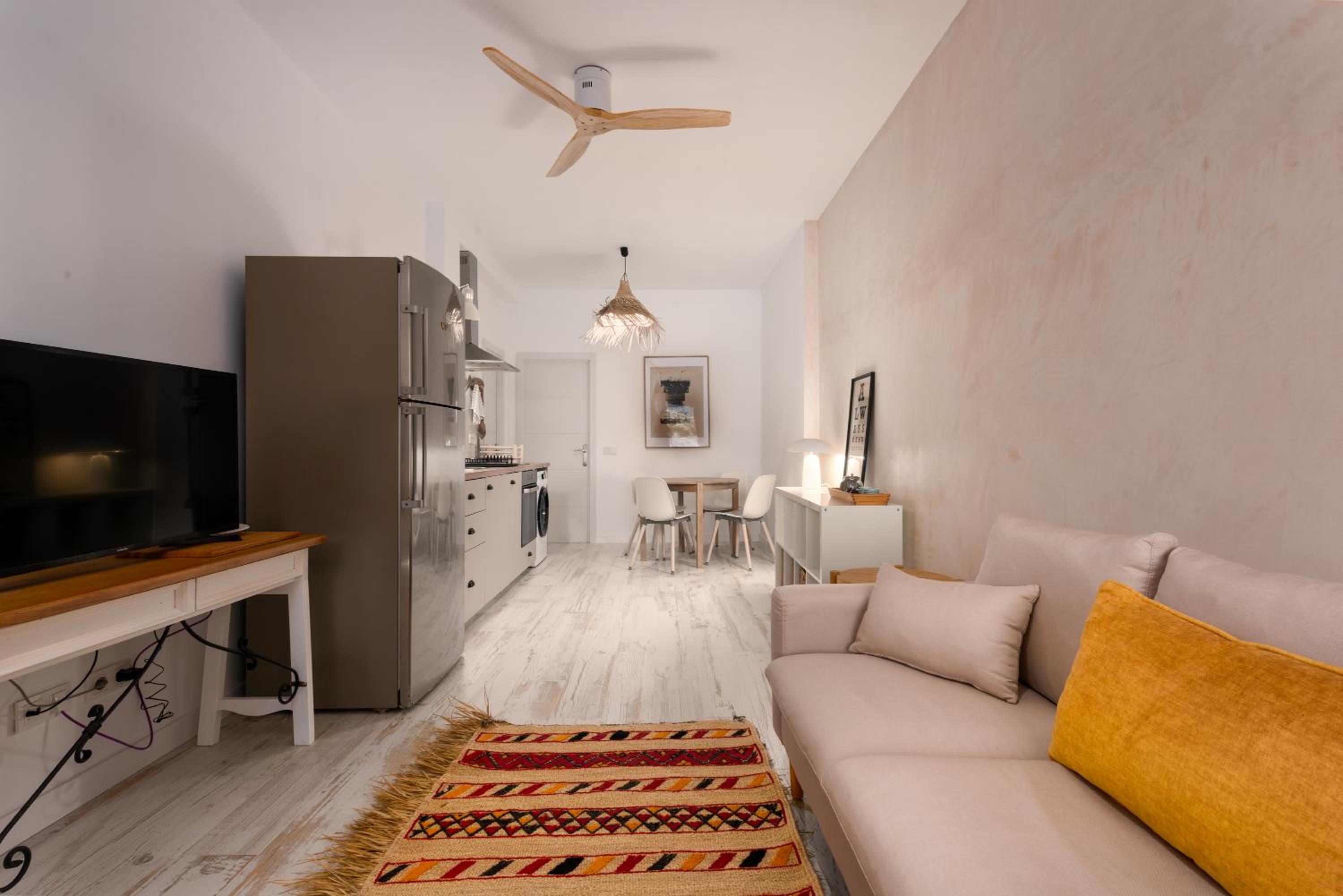 One-Bedroom Apartment photo 2
