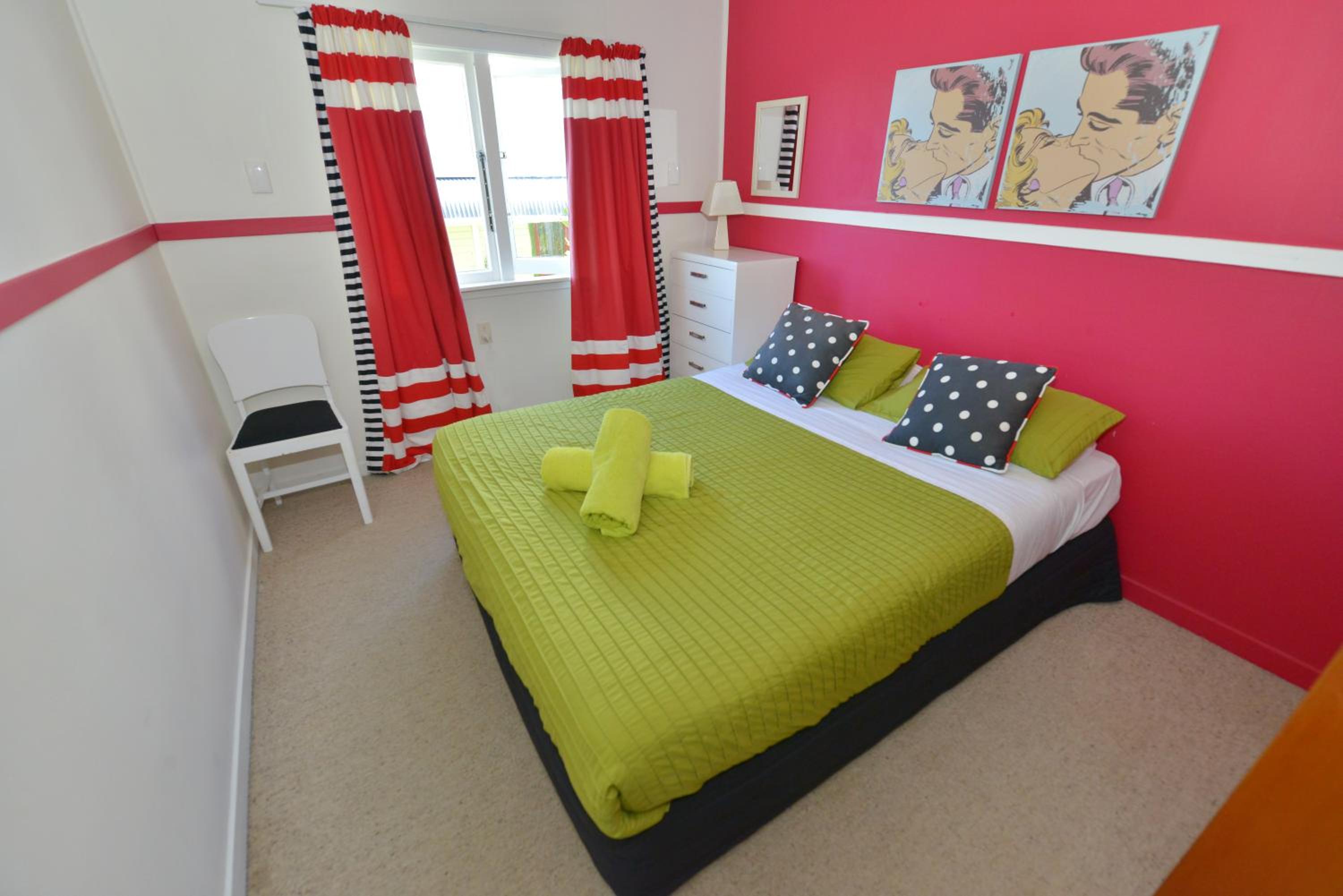 Economy Double Room with Shared Bathroom photo 2