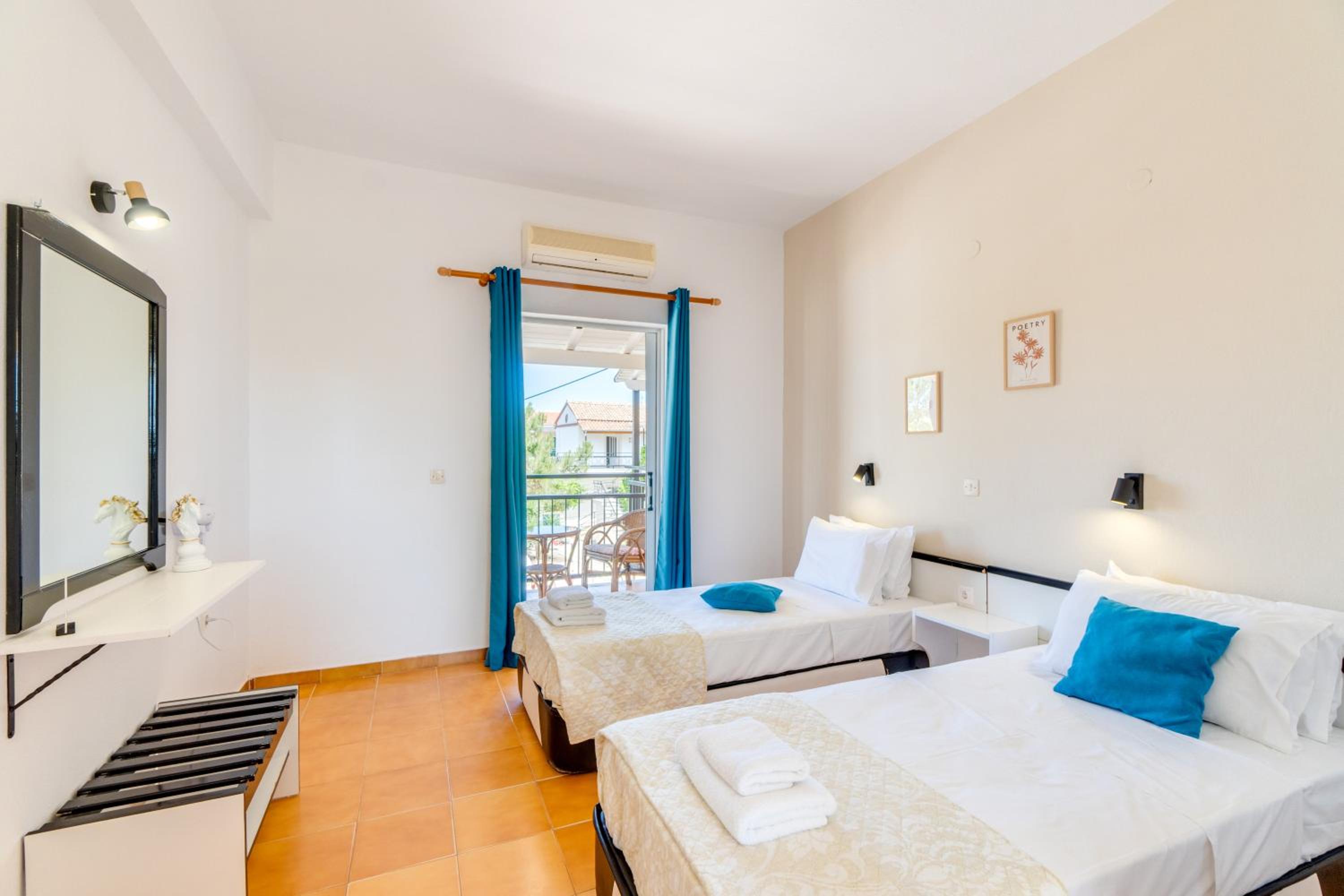 Classic Twin Studio With Balcony photo 1
