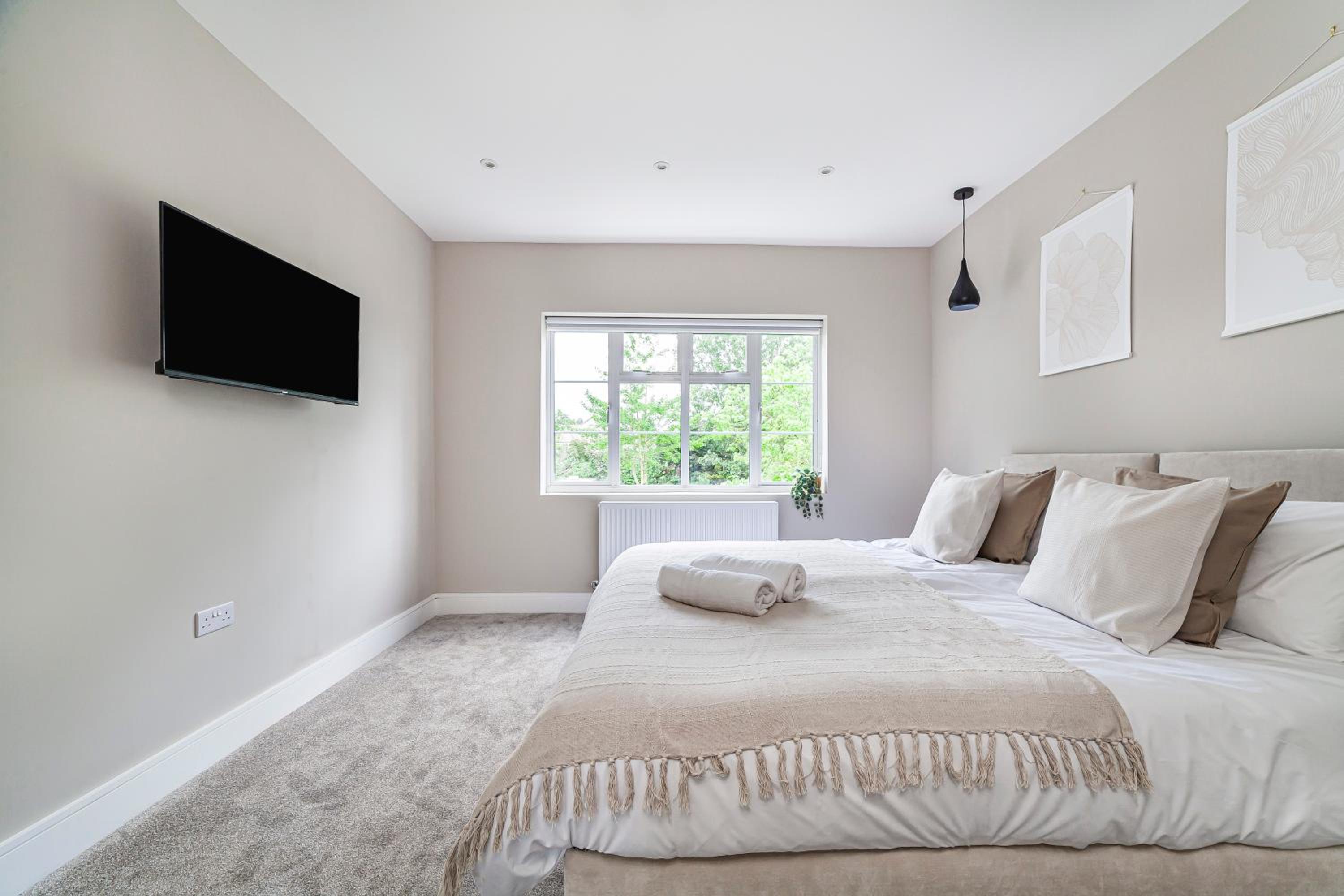 Deluxe Two-Bedroom Apartment with Garden View photo 3
