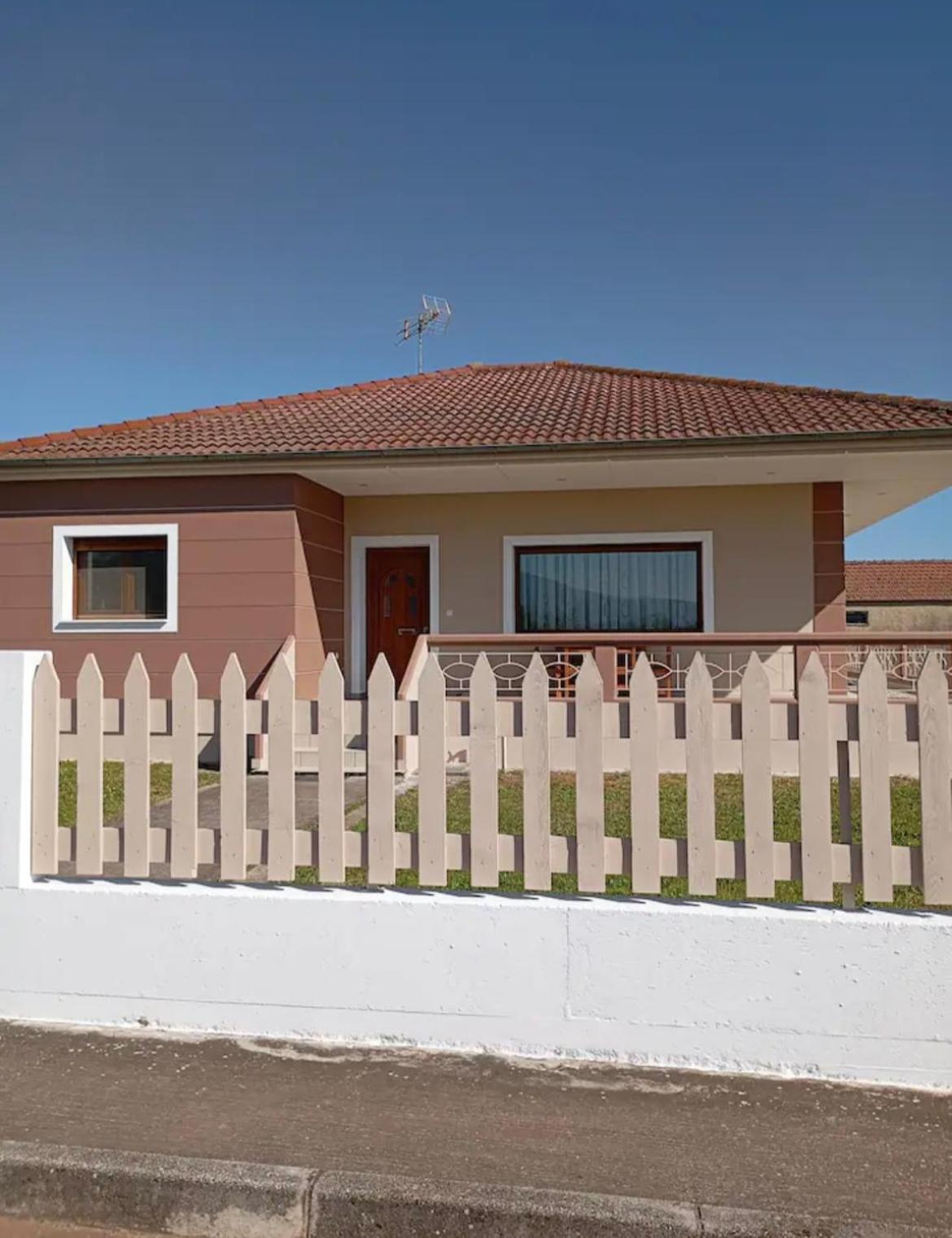 Three-Bedroom House photo 2