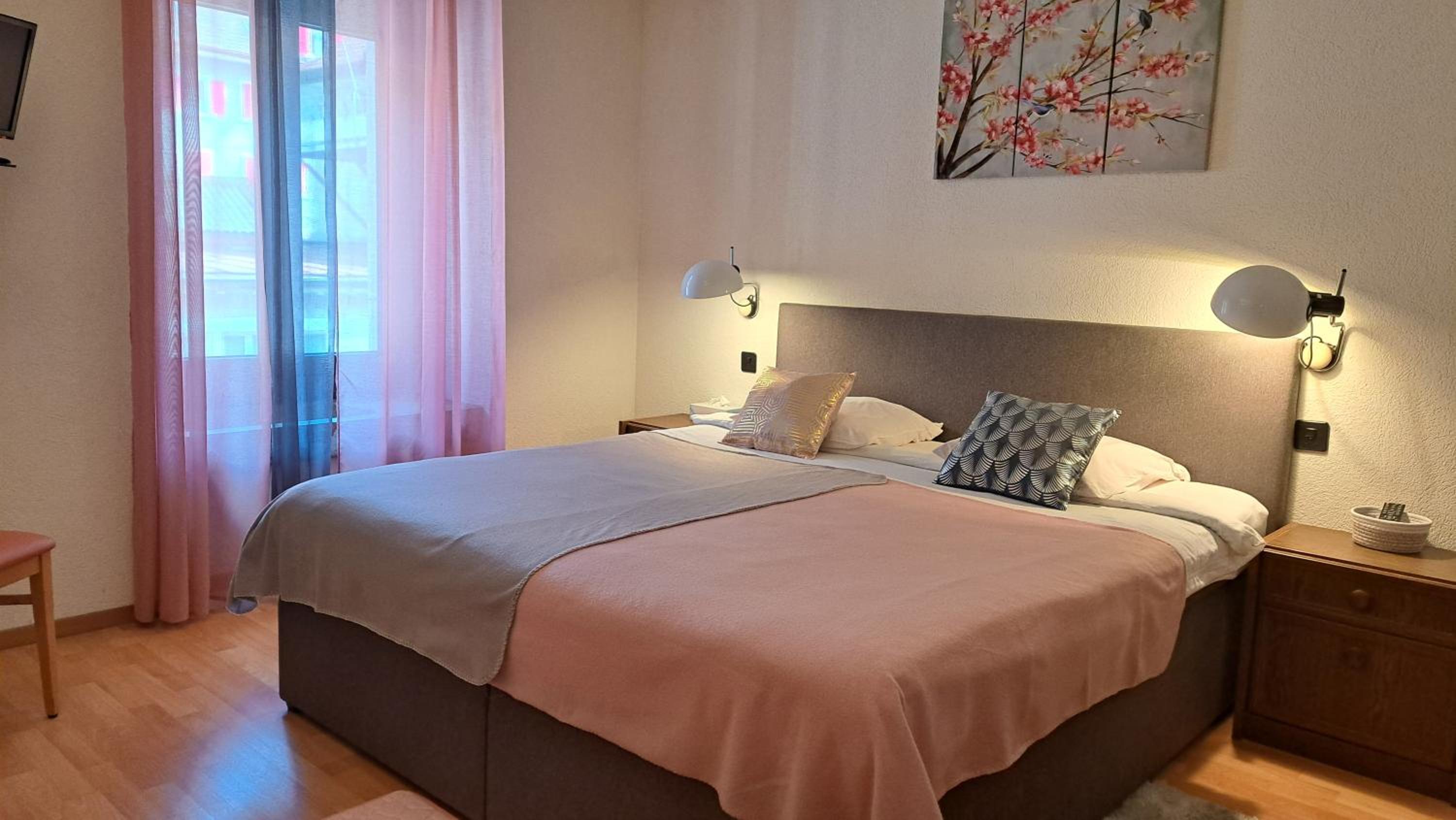 Double Room - Photo 11
