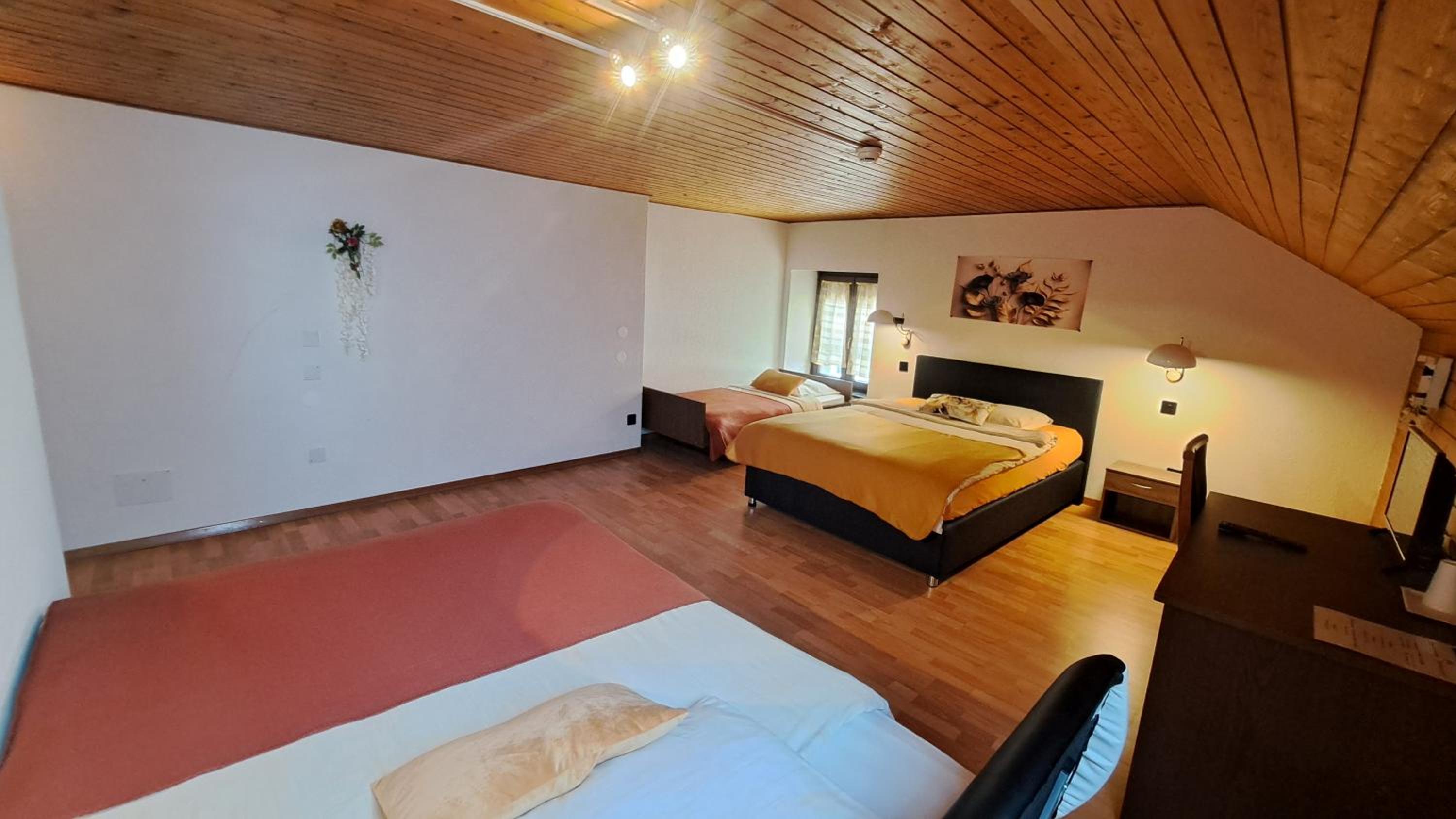 Standard Family Room - Photo 3