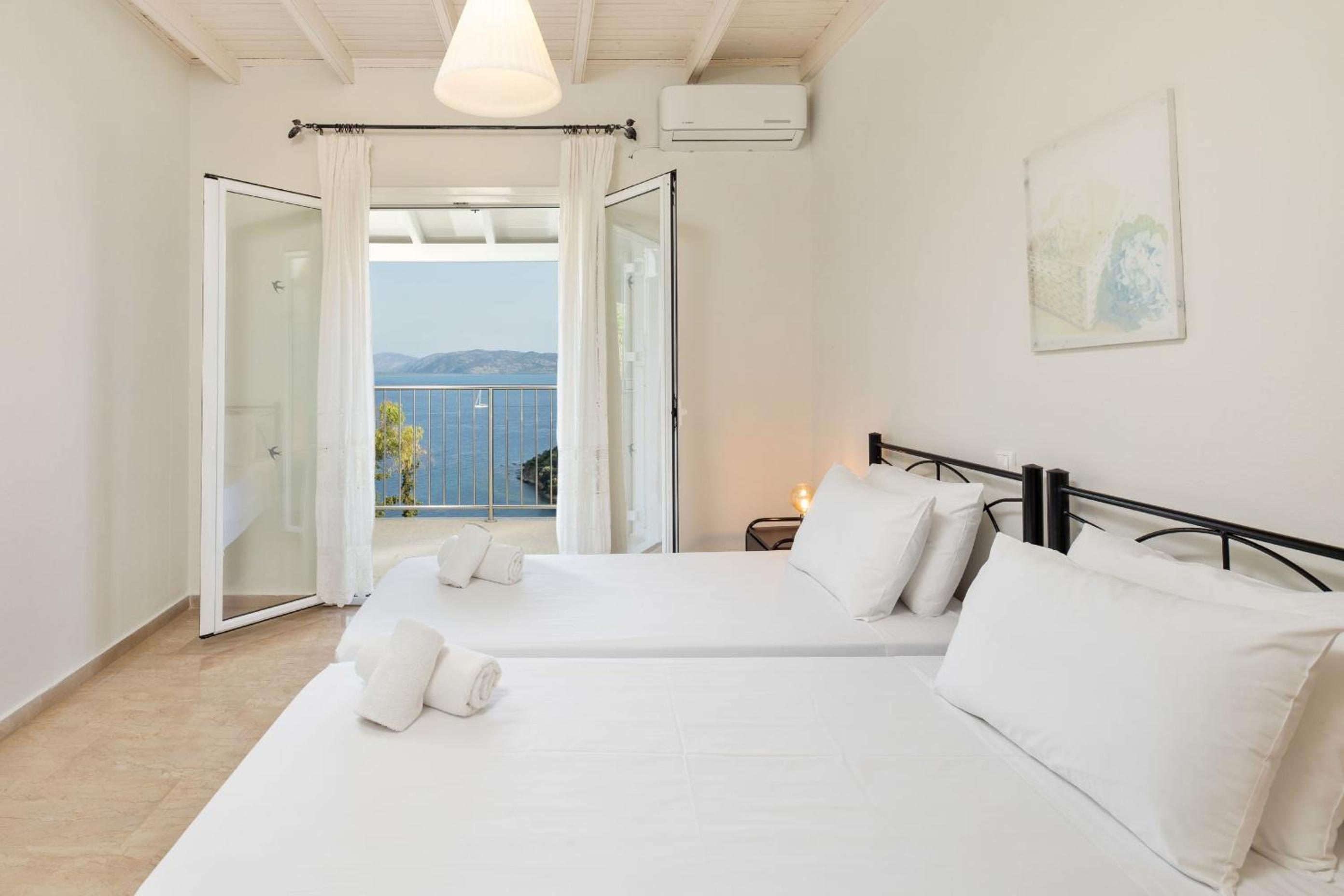 Three-Bedroom Villa photo 1