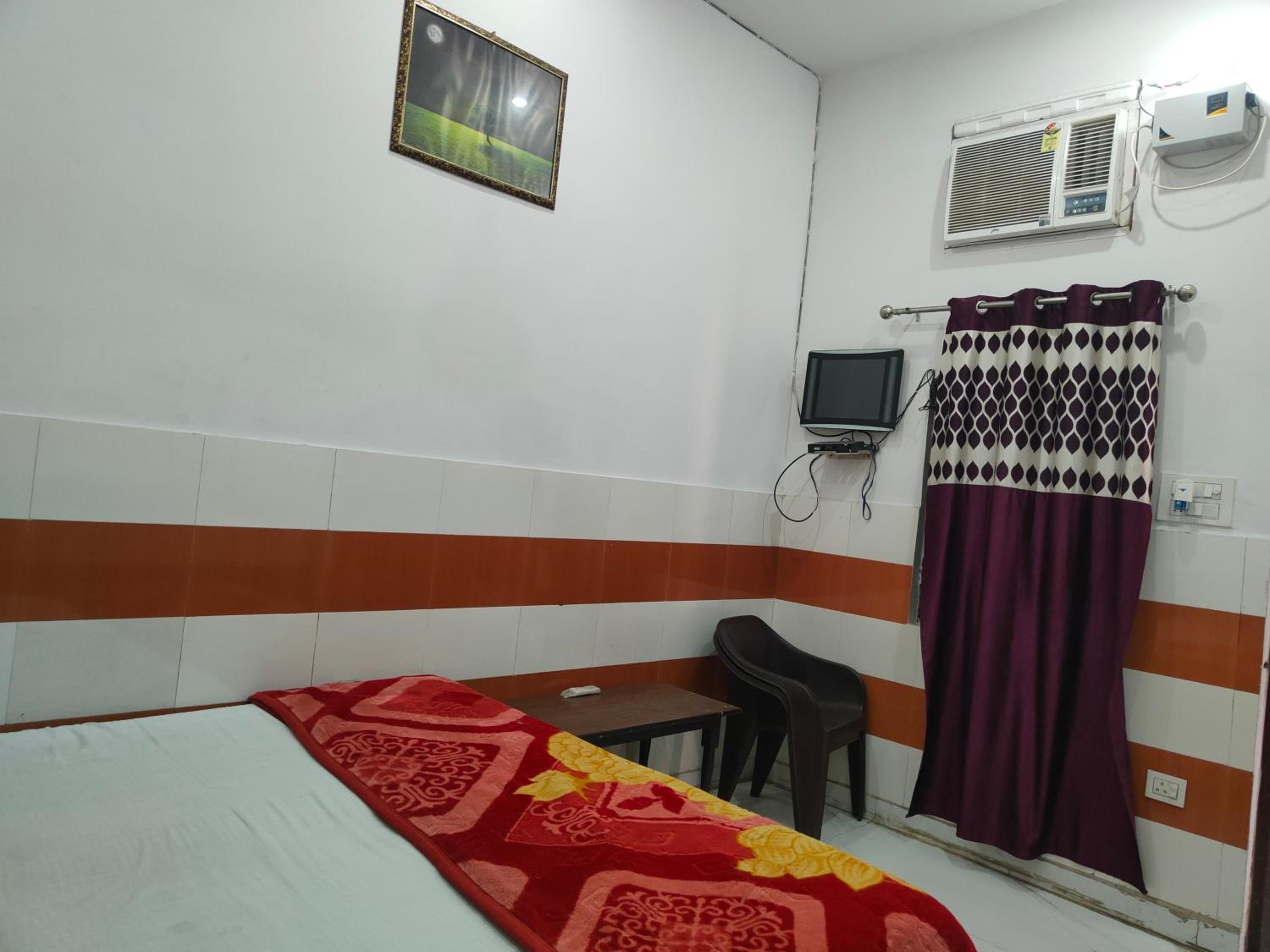 Double Room With Private Bathroom photo 3