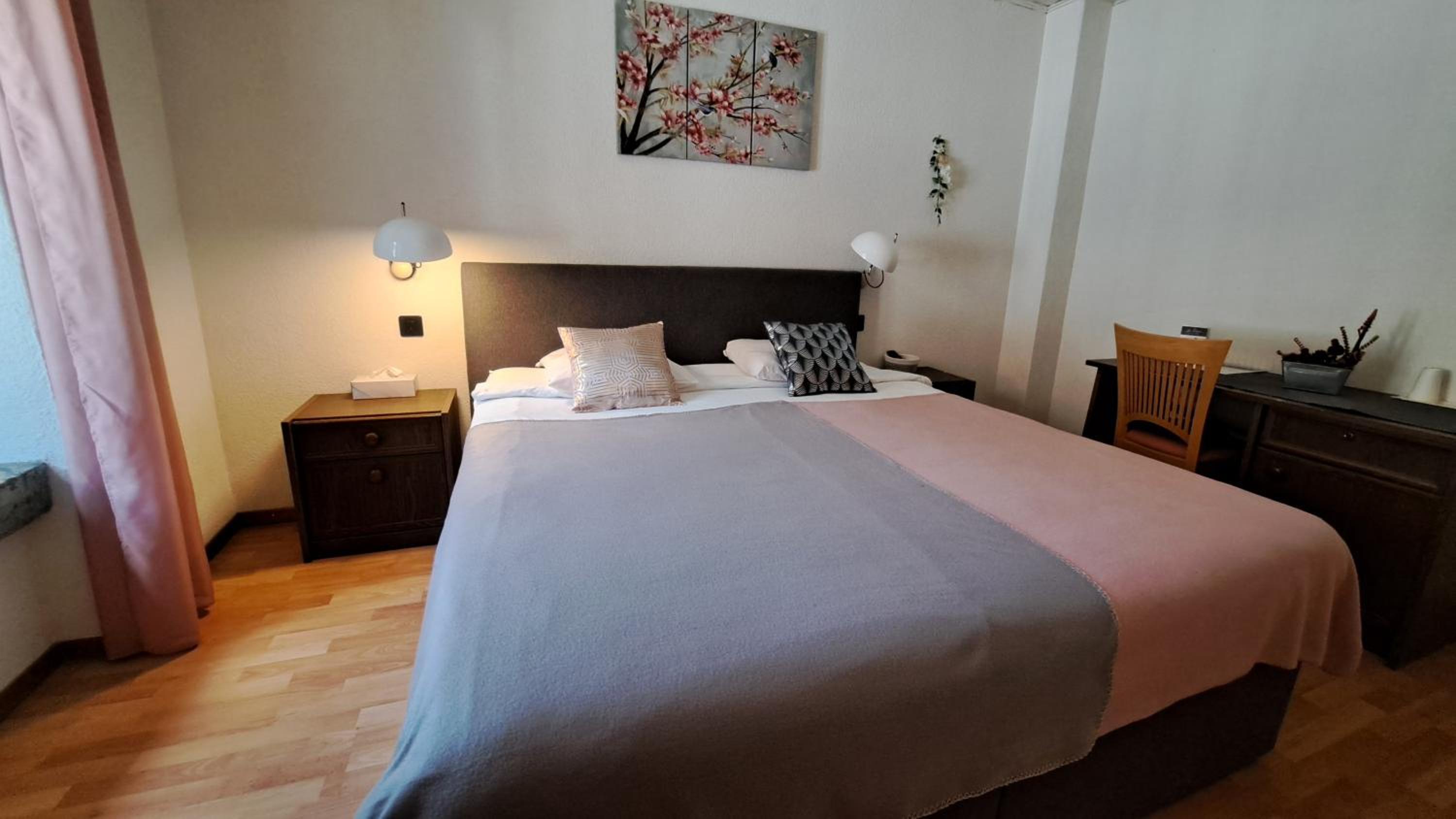 Double Room - Photo 8