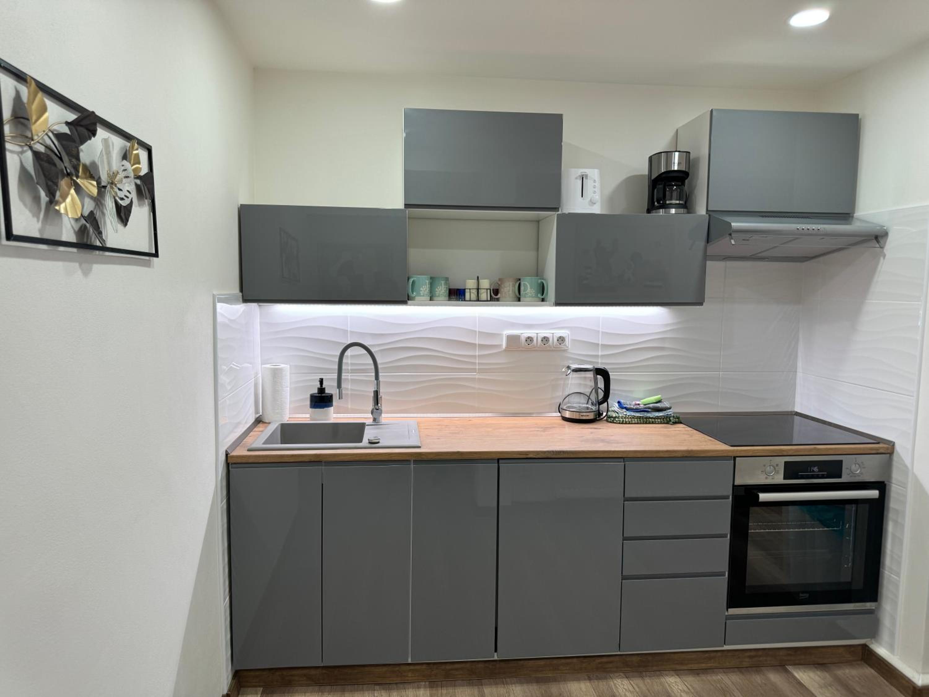 Apartment with Terrace - Photo 2