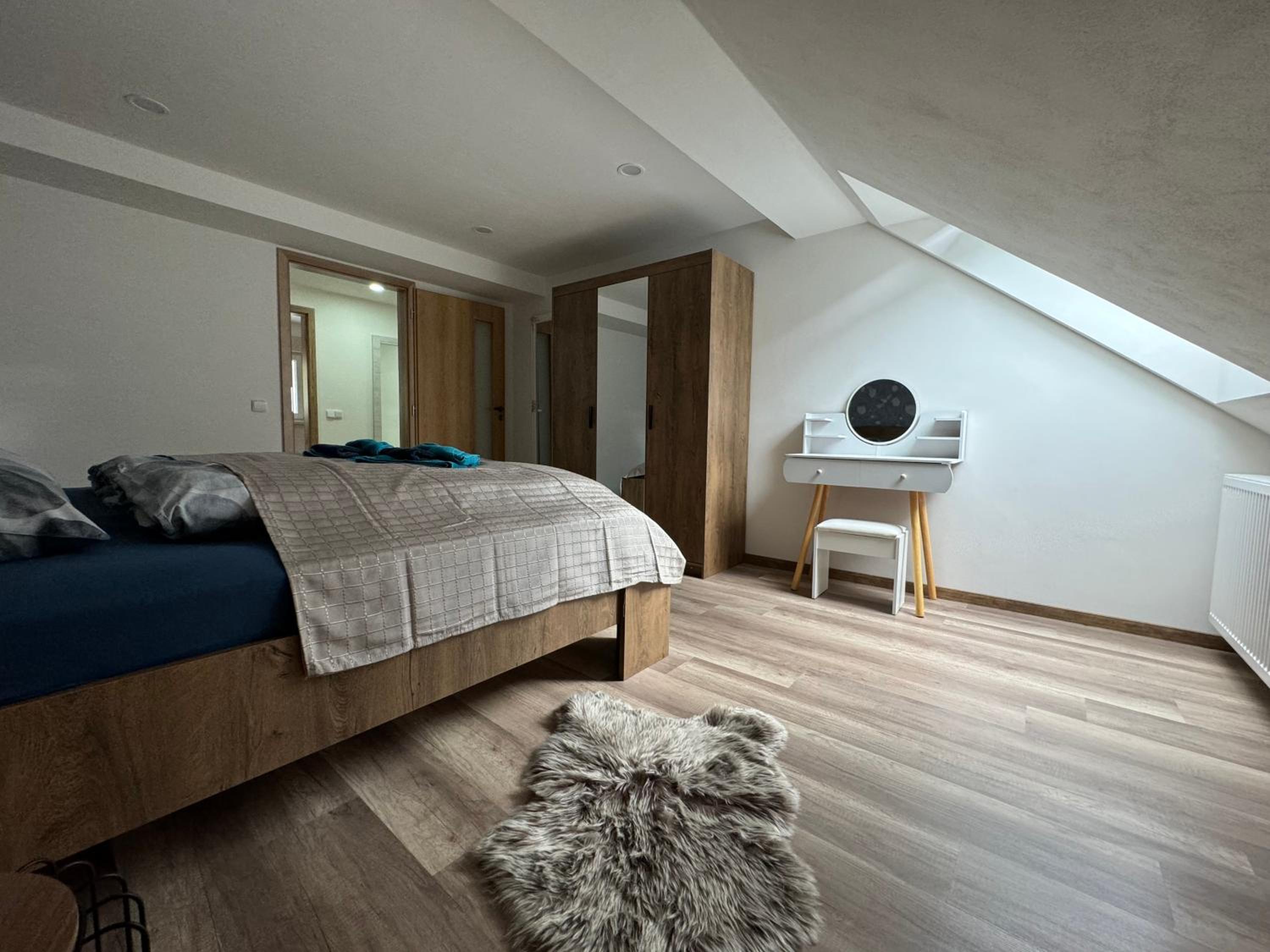 Apartment with Terrace - Photo 22