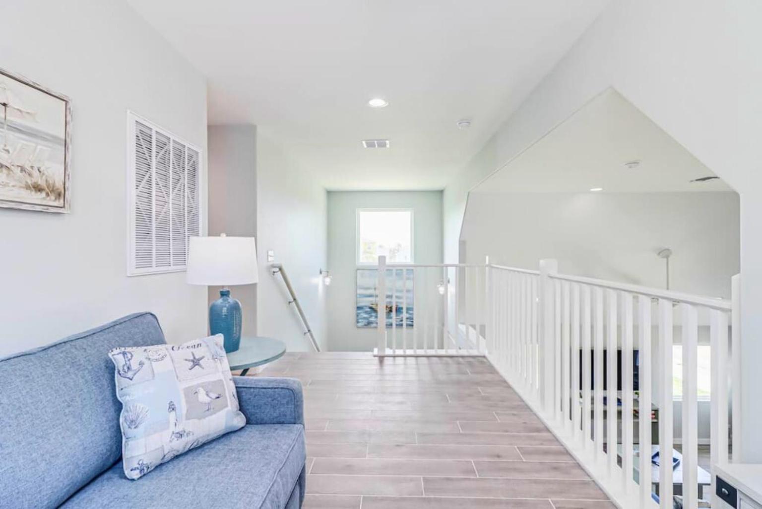 Five-Bedroom House photo 1
