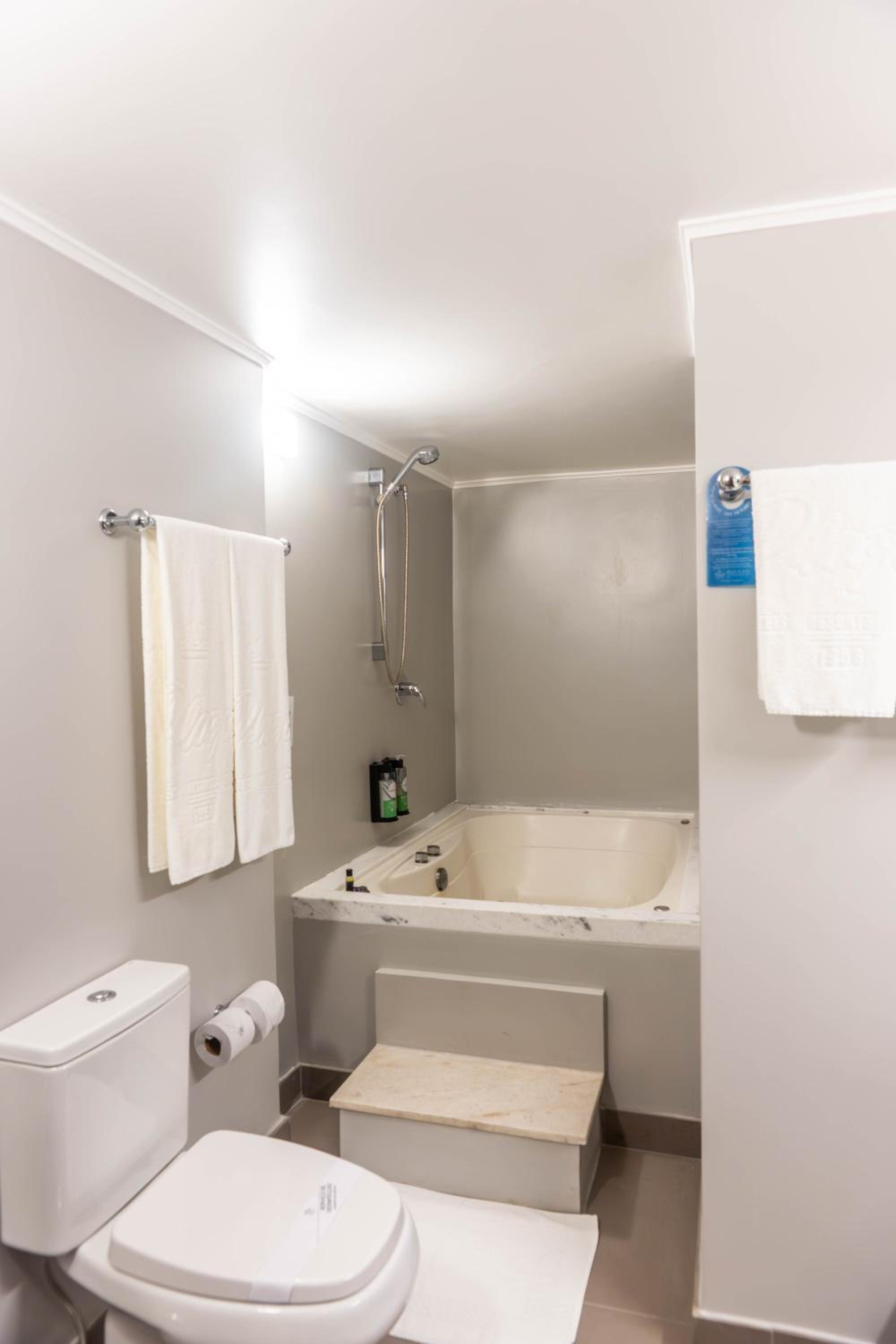 Executive Suite with Double Bed - Photo 30