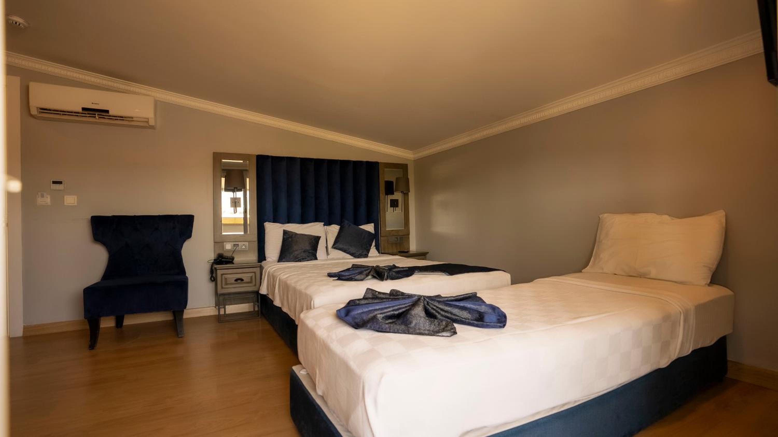 Double Room with Balcony photo 2