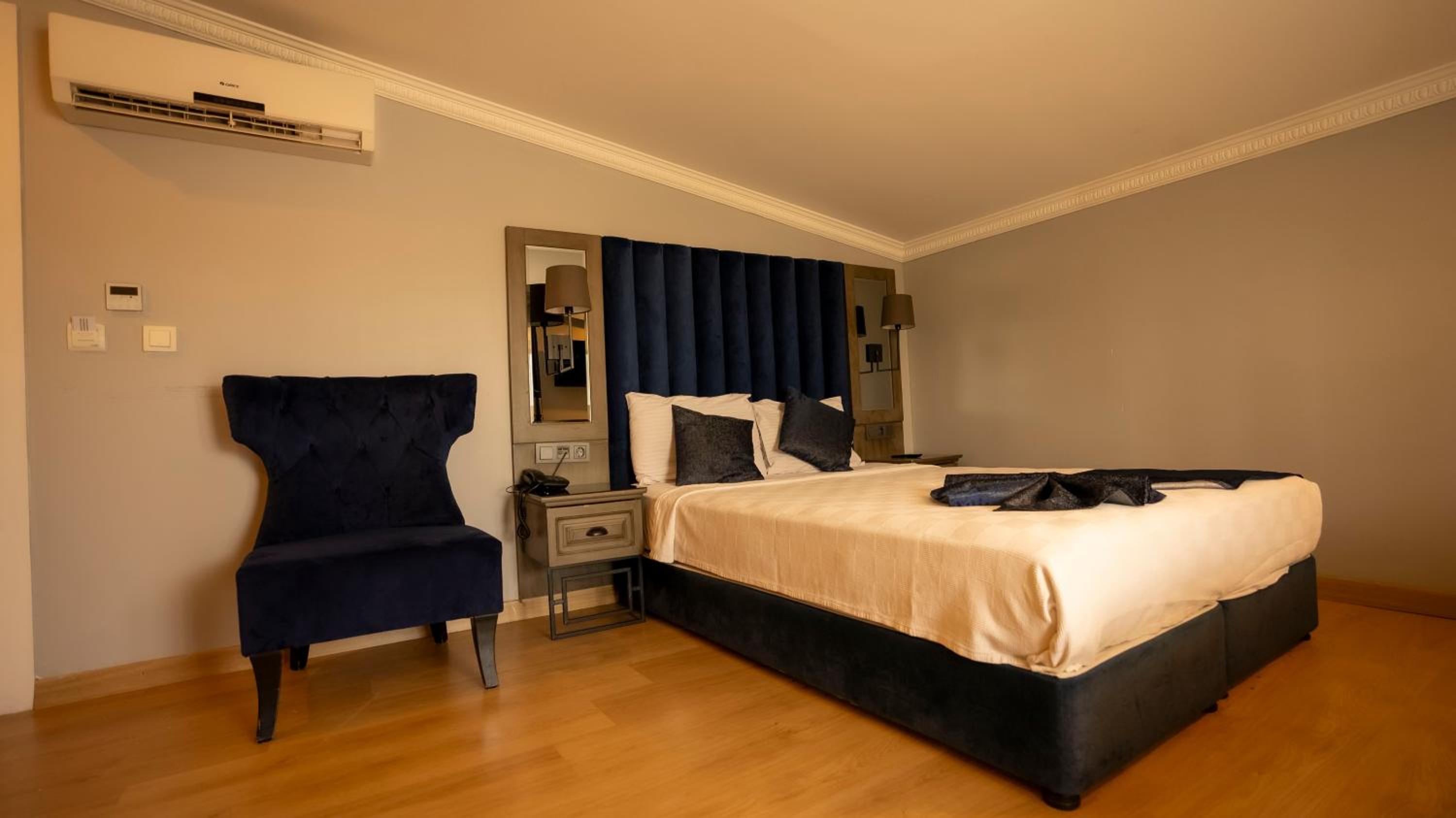 Double Room with Balcony photo 3