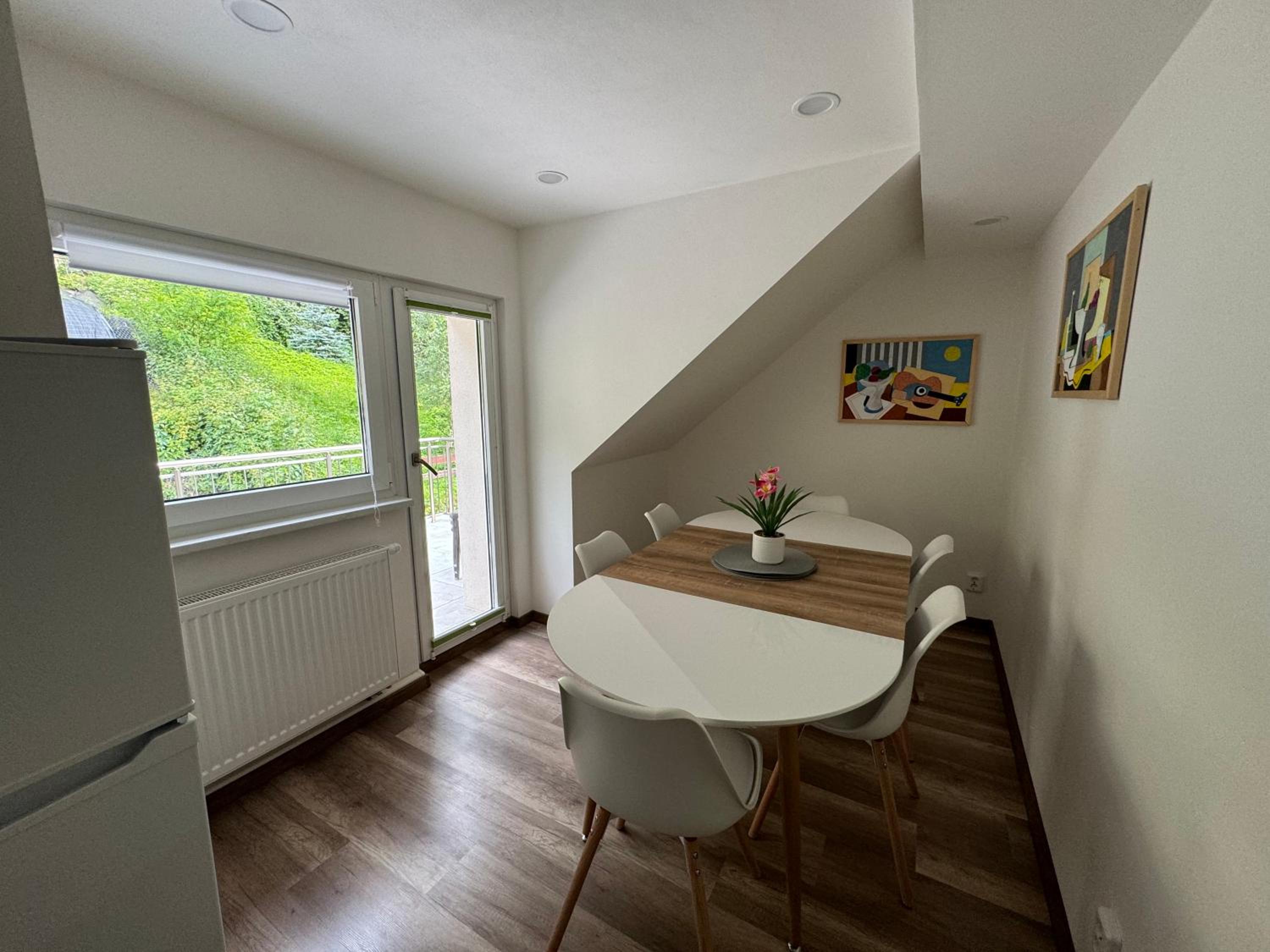 Apartment with Terrace - Photo 17