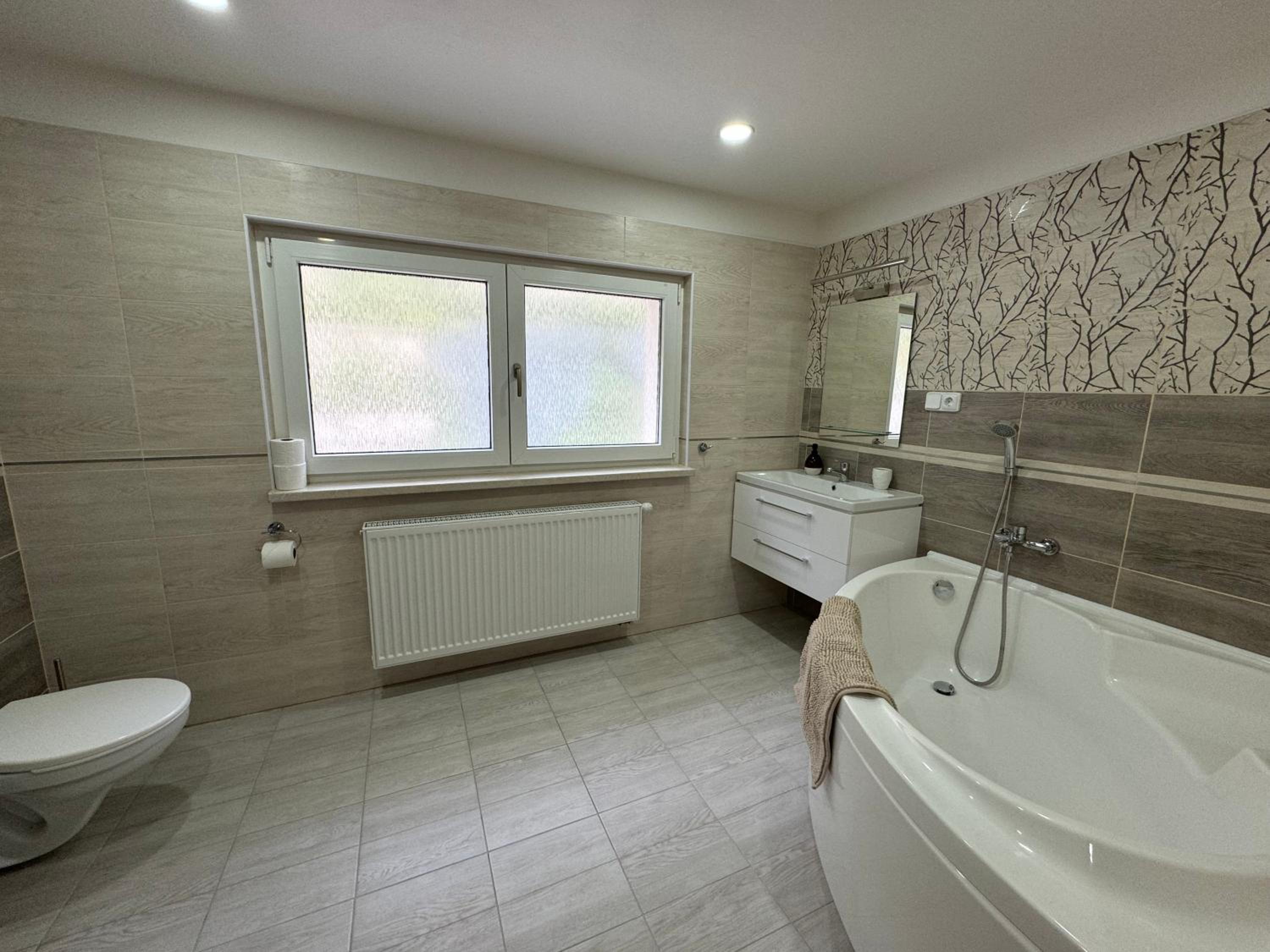 Apartment with Terrace - Photo 14