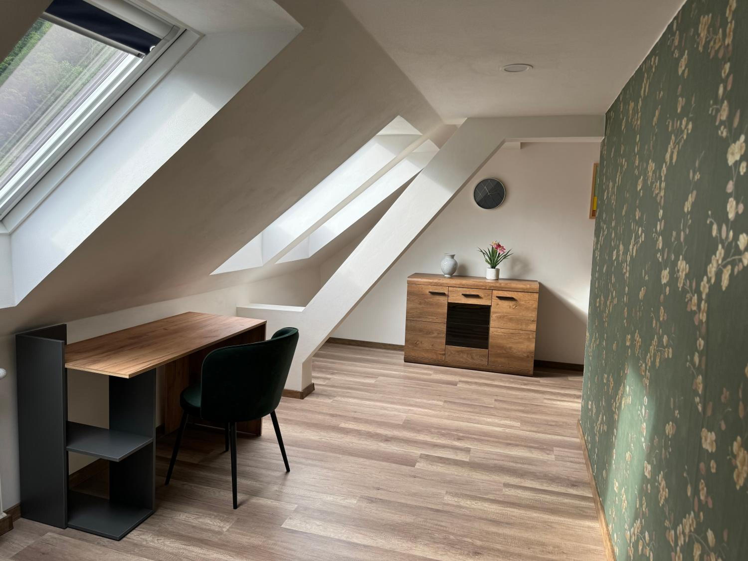 Apartment with Terrace - Photo 13