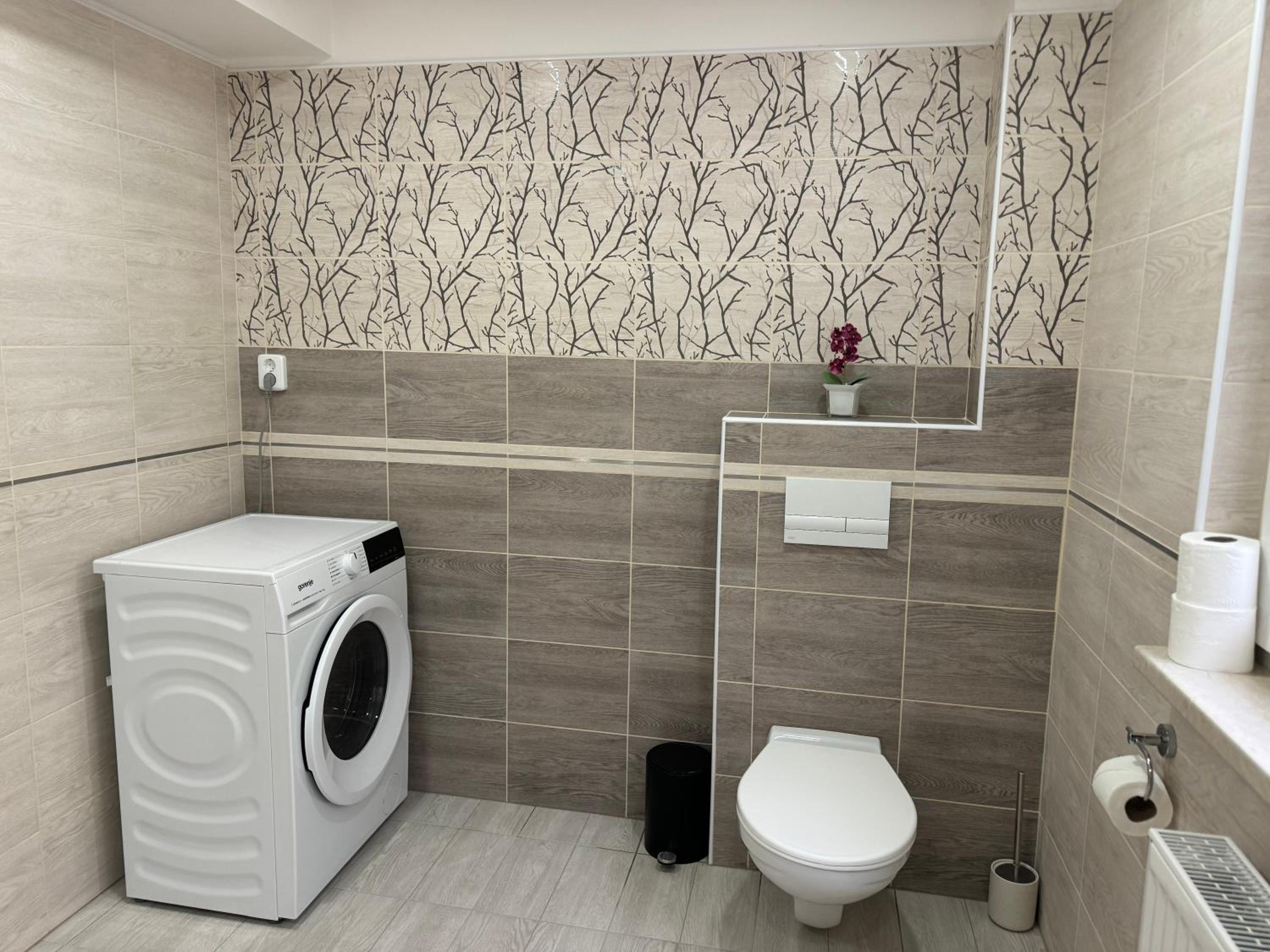 Apartment with Terrace - Photo 9