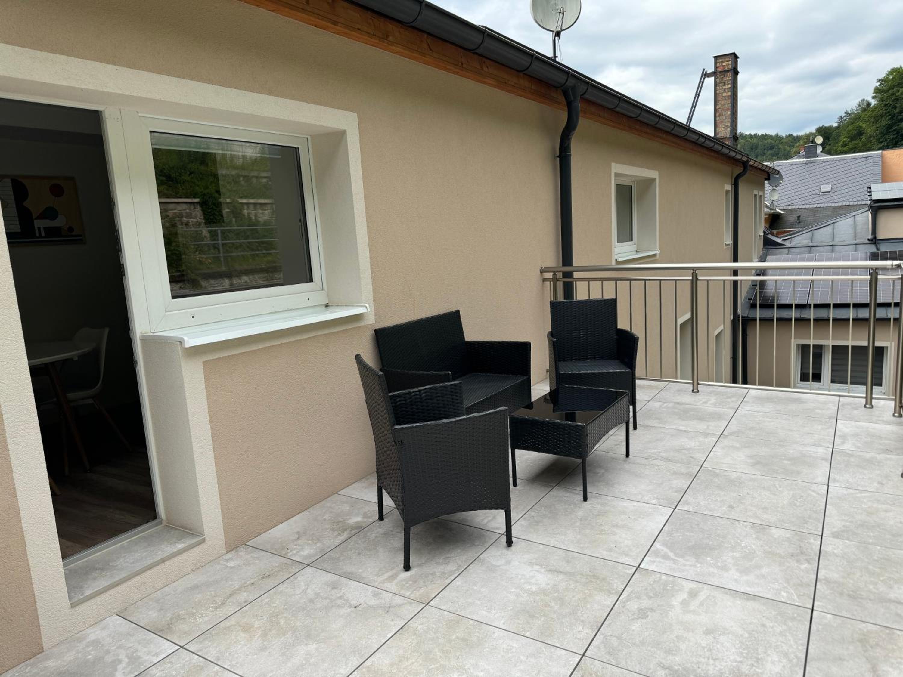Apartment with Terrace - Photo 8