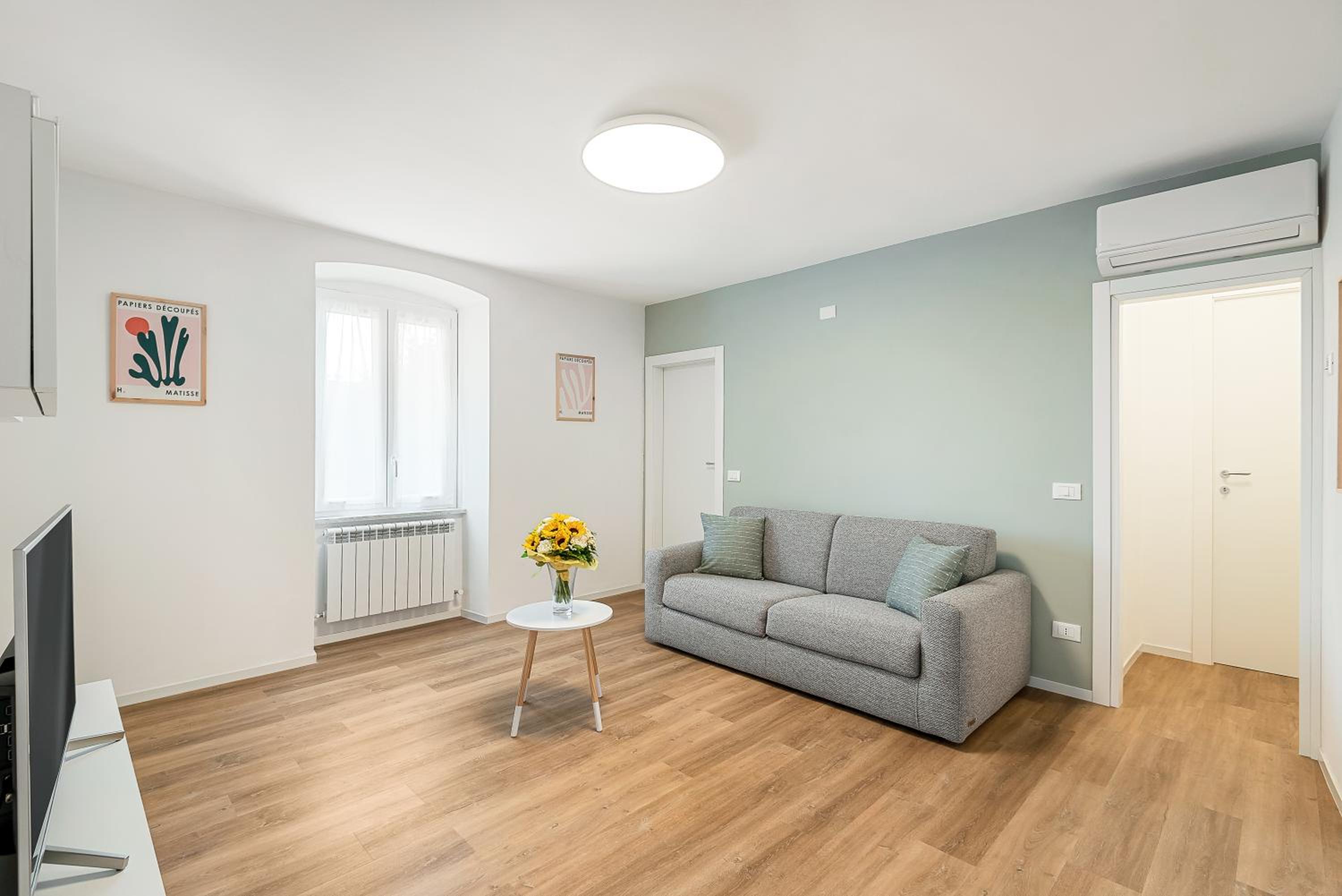 Two-Bedroom Deluxe Apartment with Garden View