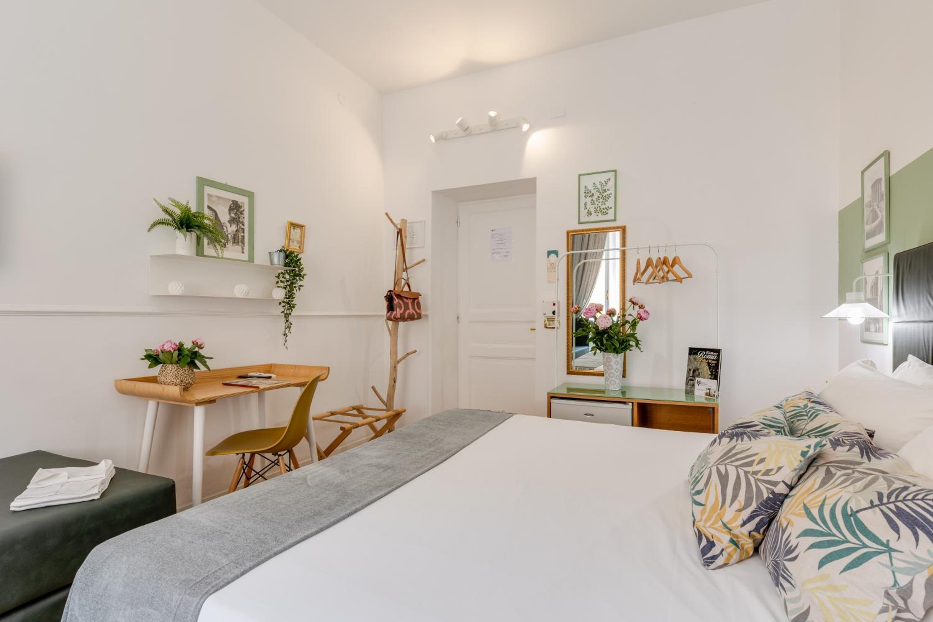 Double or Twin Room with Private External Bathroom photo 1