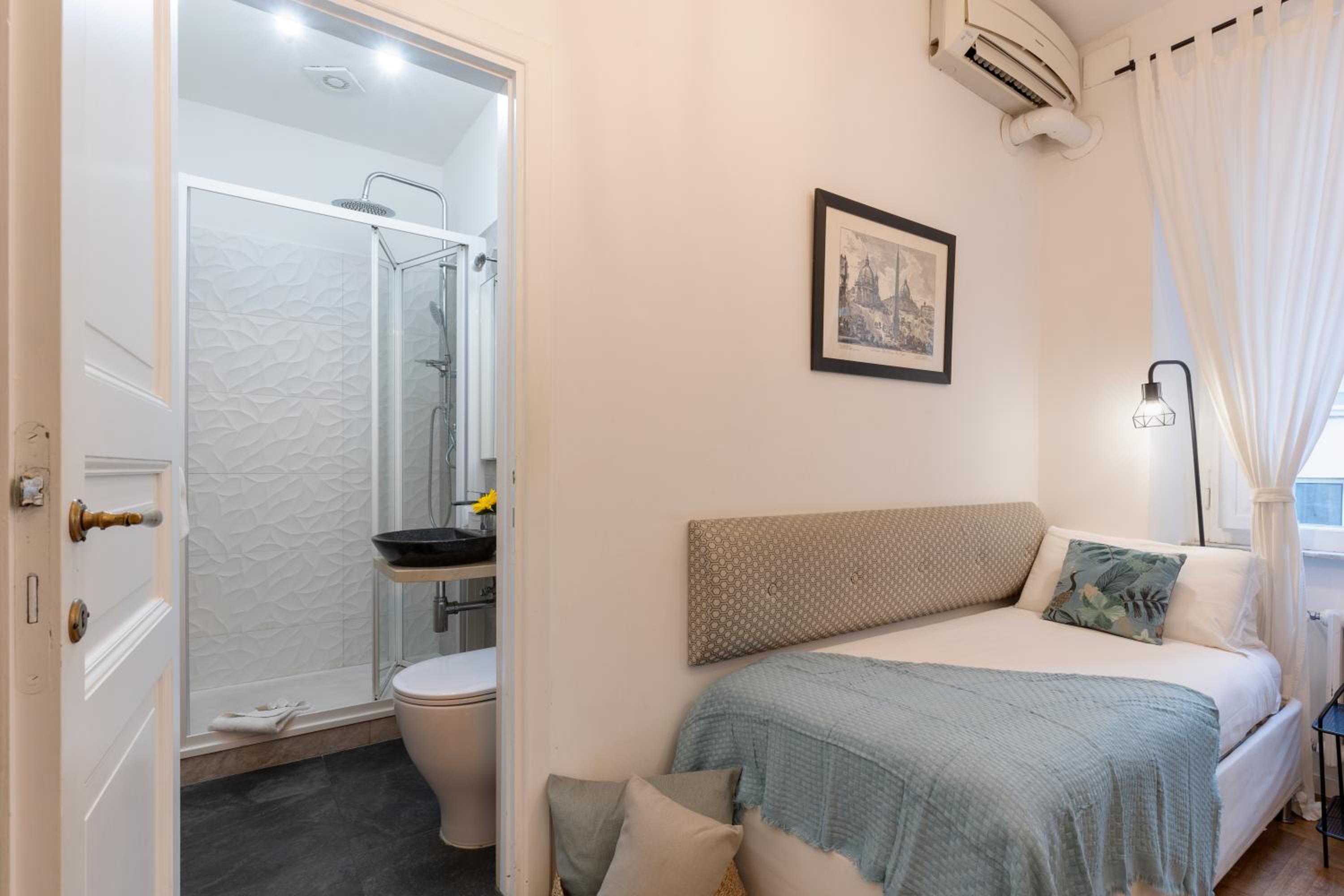 Single Room photo 1