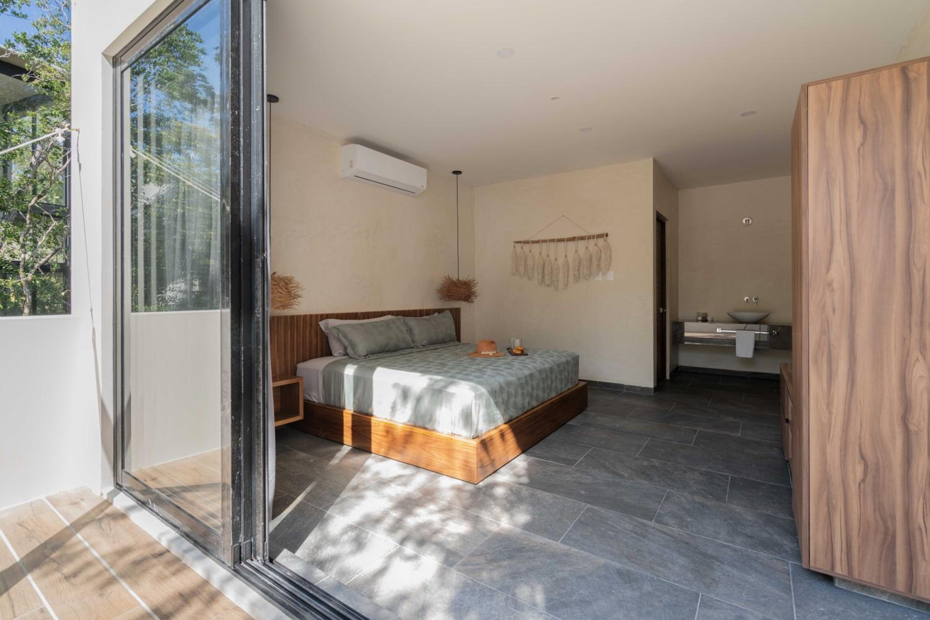 Villa with Private Pool - Photo 6