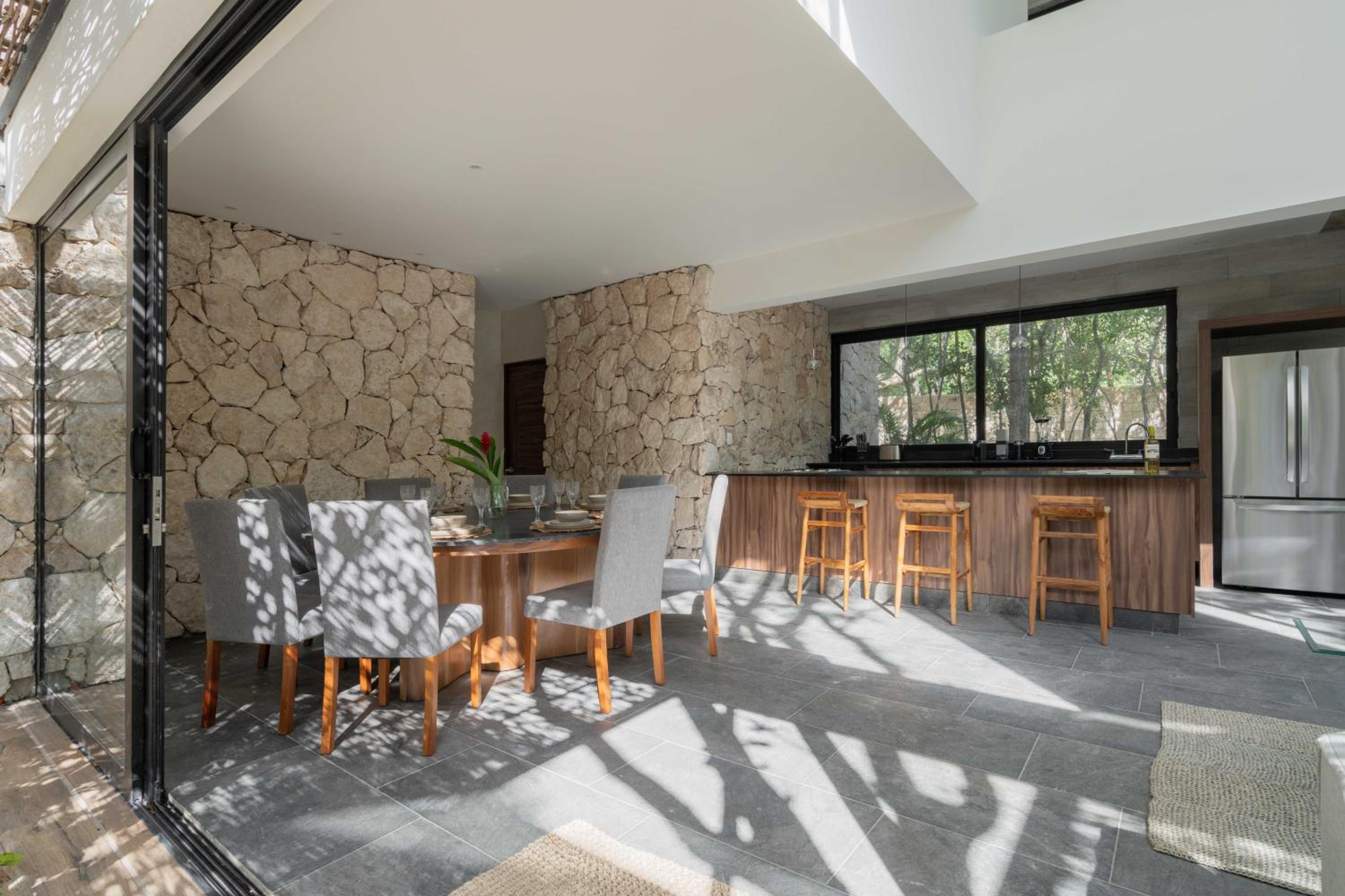 Villa with Private Pool - Photo 8