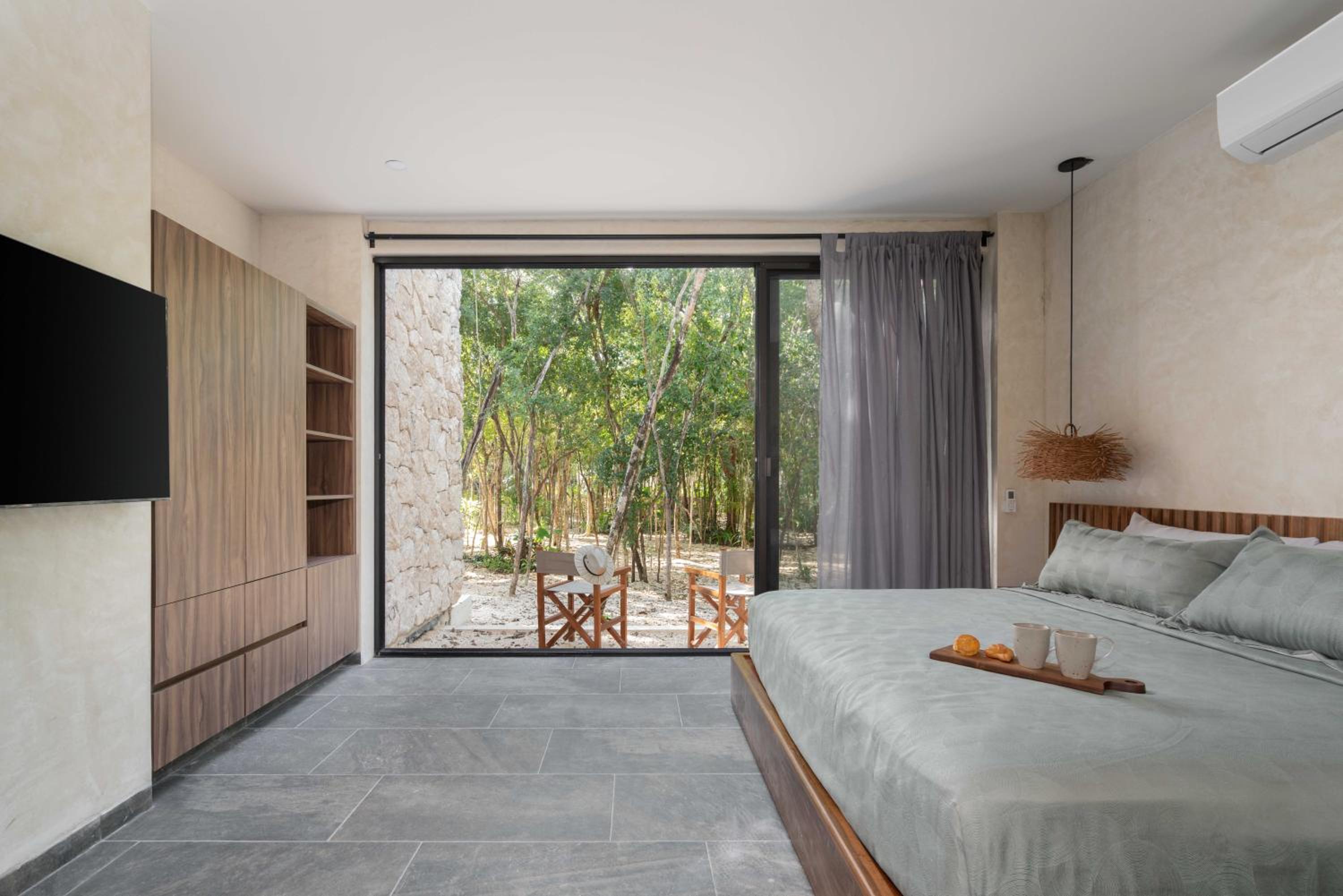 Villa with Private Pool - Photo 3