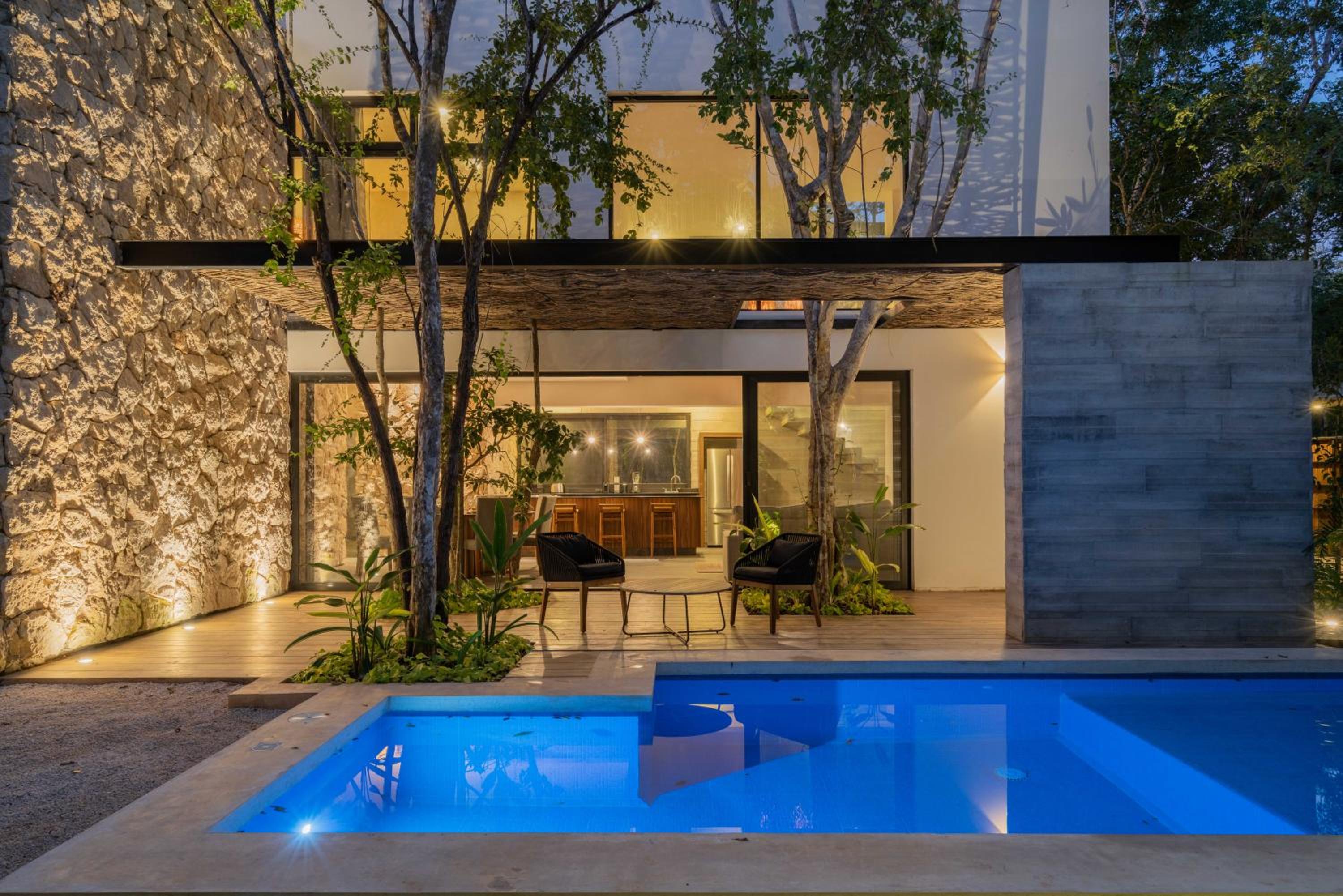 Villa with Private Pool - Photo 9