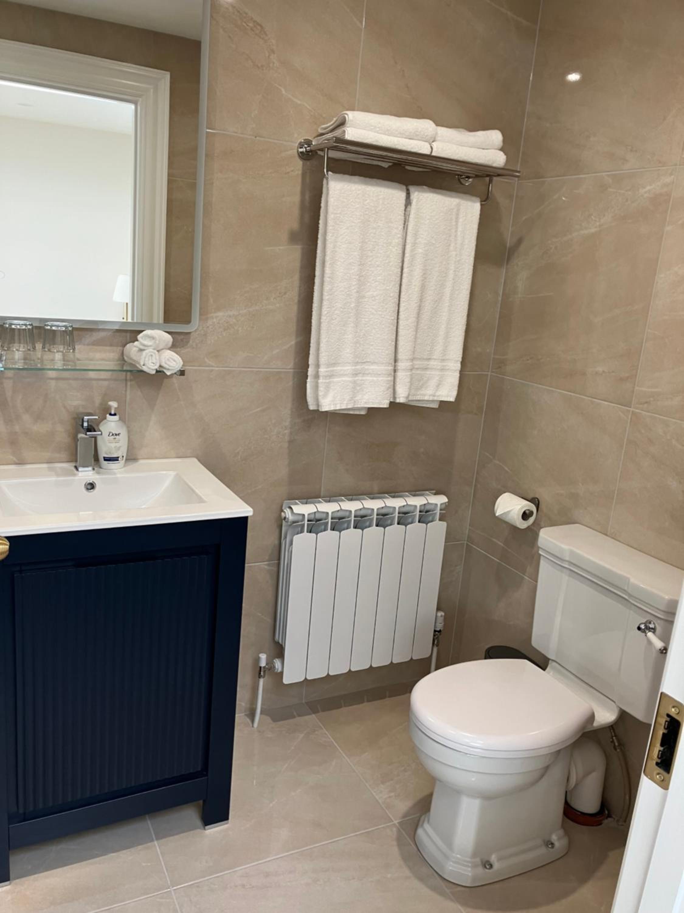 Deluxe Double Room with Shower photo 2