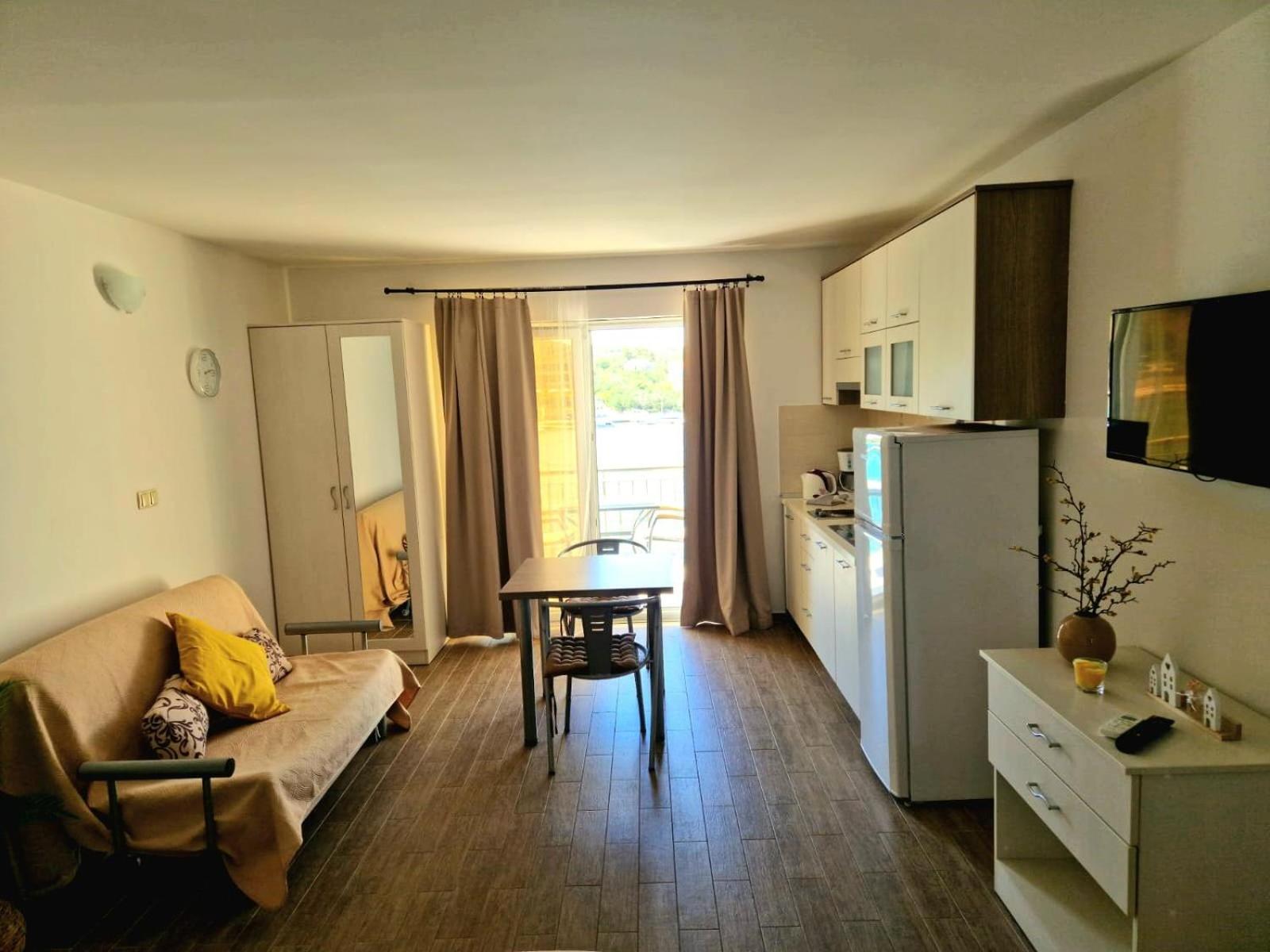 Studio with Balcony and Sea View