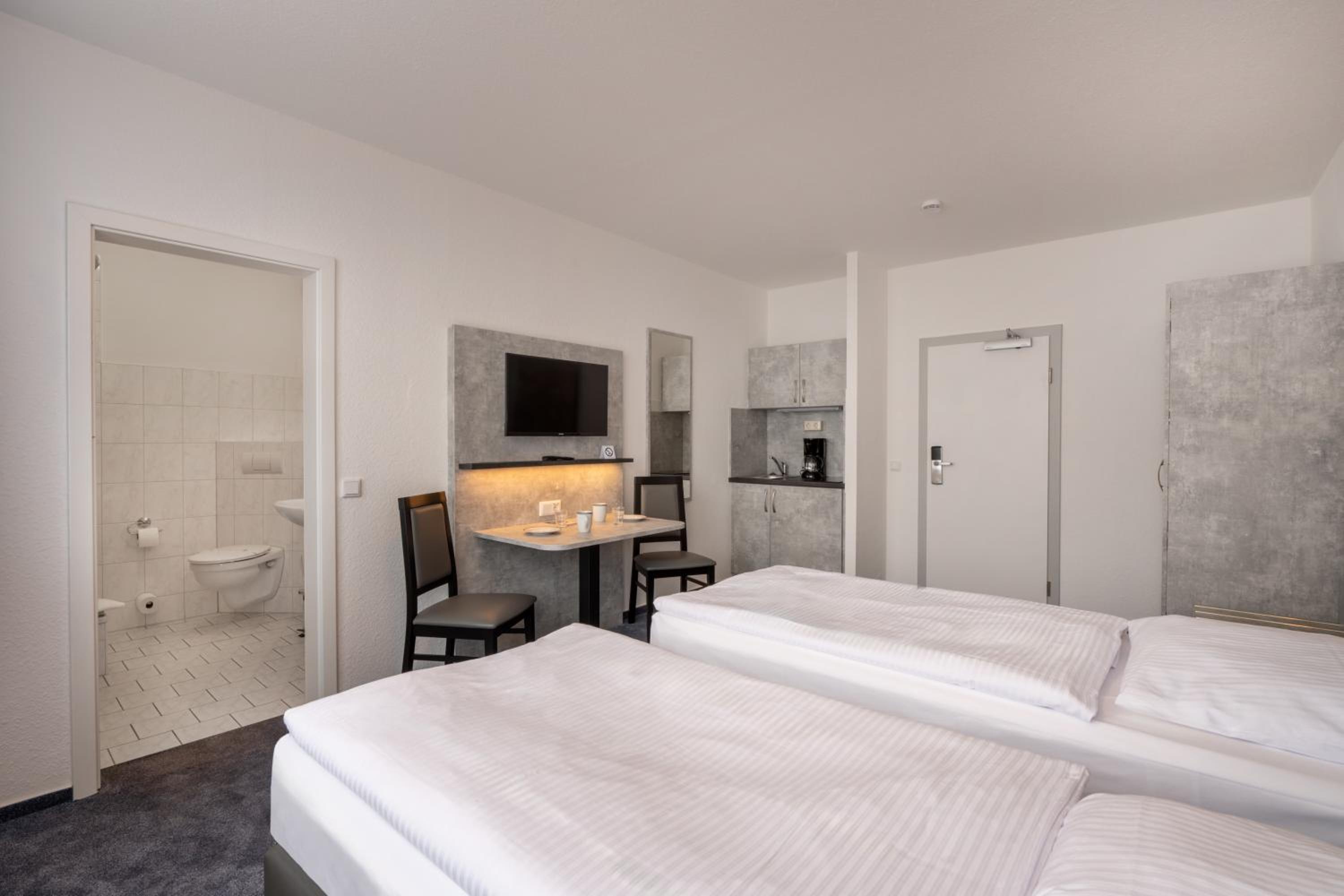 Standard Twin Room photo 3