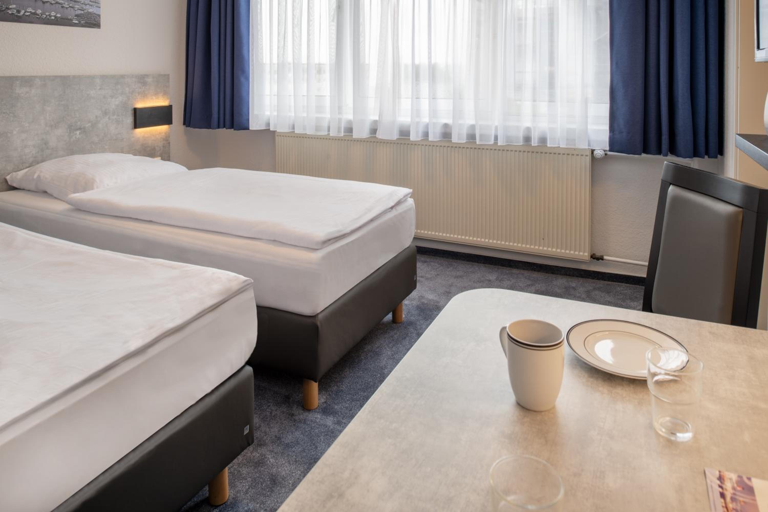 Standard Twin Room photo 2